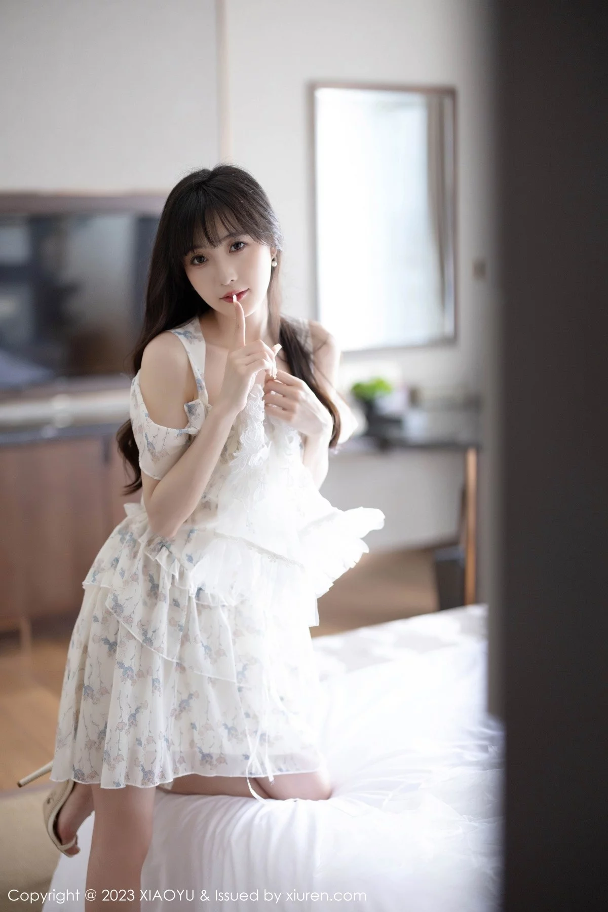Xgyw.Org_[XiaoYu画语界]Vol.1058_模特林星阑性感白色薄透婚纱服配白丝吊袜秀曼妙身姿诱惑写真80P
