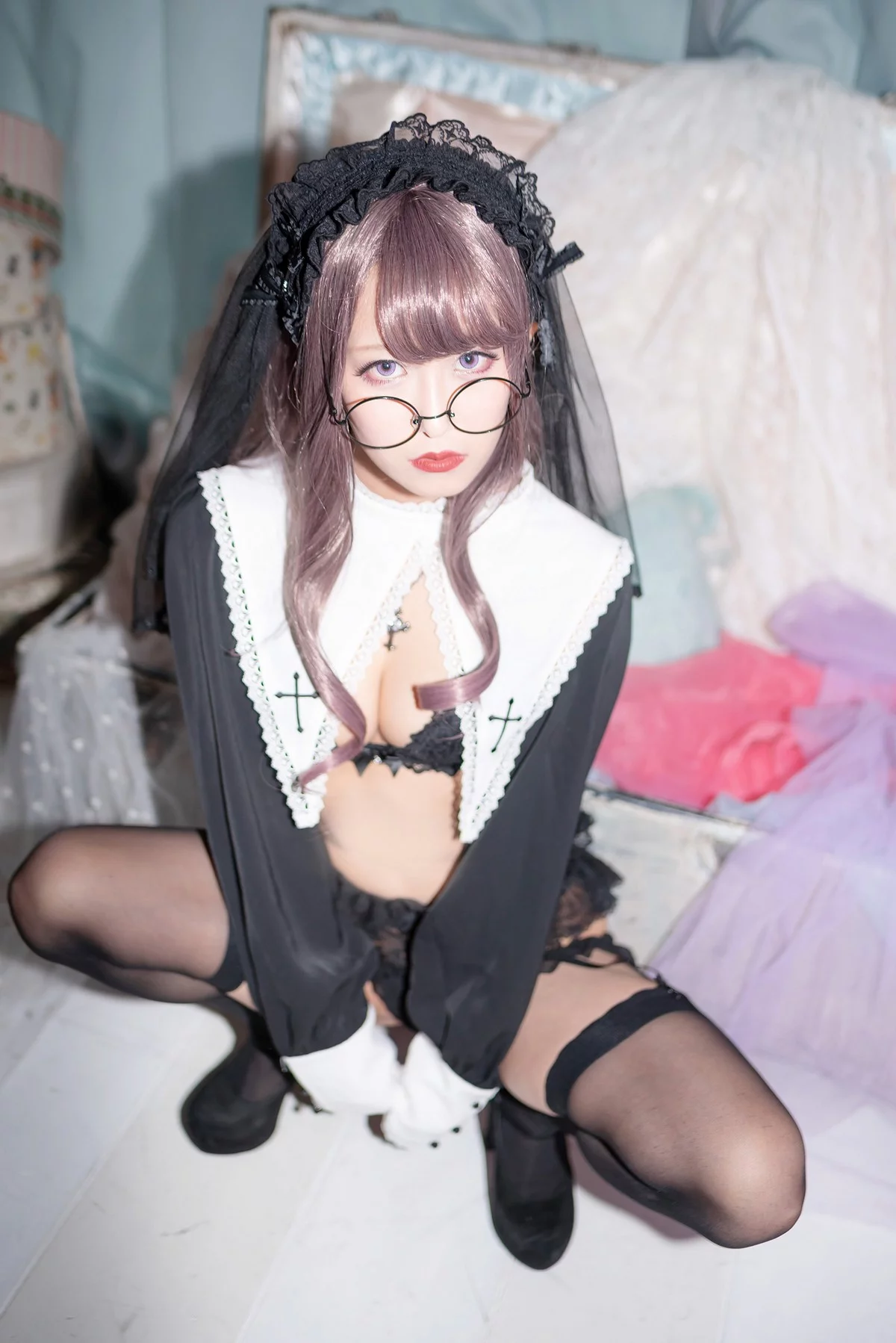 Xgyw.Org_Coser美女月城委員会黑暗修女主题性感黑色蕾丝内衣配黑丝吊袜秀翘臀诱惑写真250P