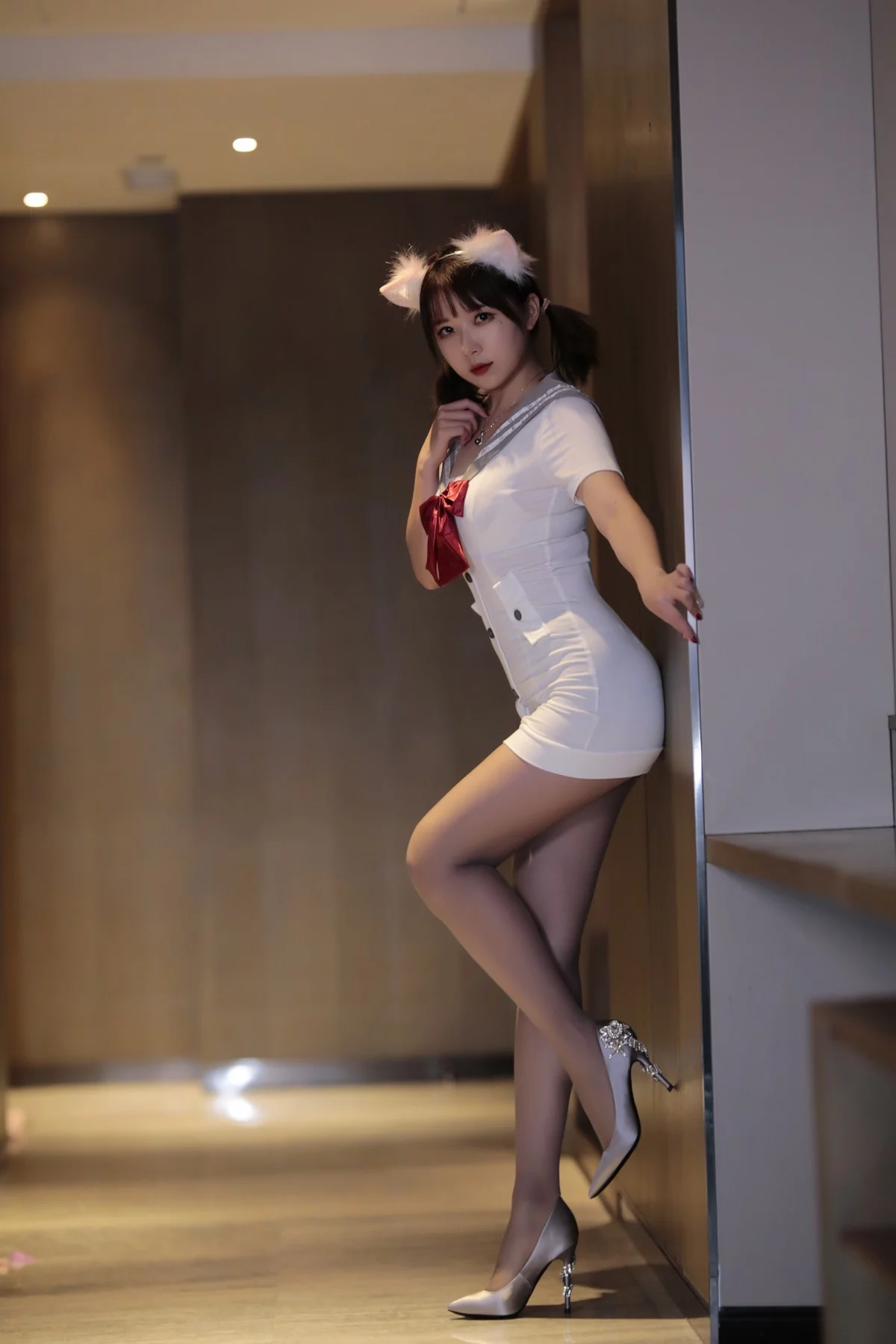 Xgyw.Org_斗鱼主播小女巫露娜柠檬海盐主题性感白色蕾丝内衣配超薄黑丝秀美腿诱惑写真130P