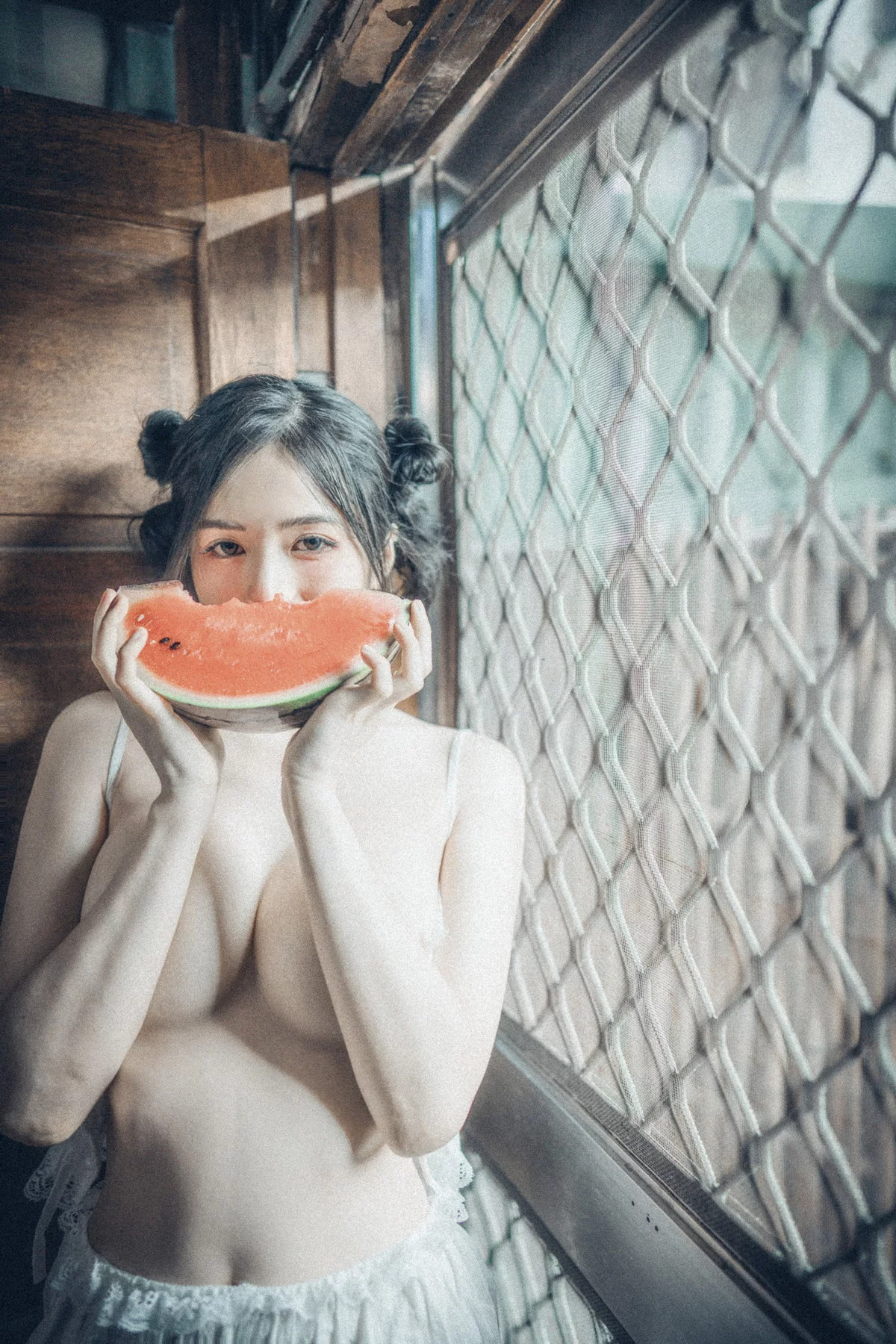 Xgyw.Org_网络美女辰辰生日特集主题性感白色薄纱服饰+黑色比基尼秀完美身材诱惑写真140P