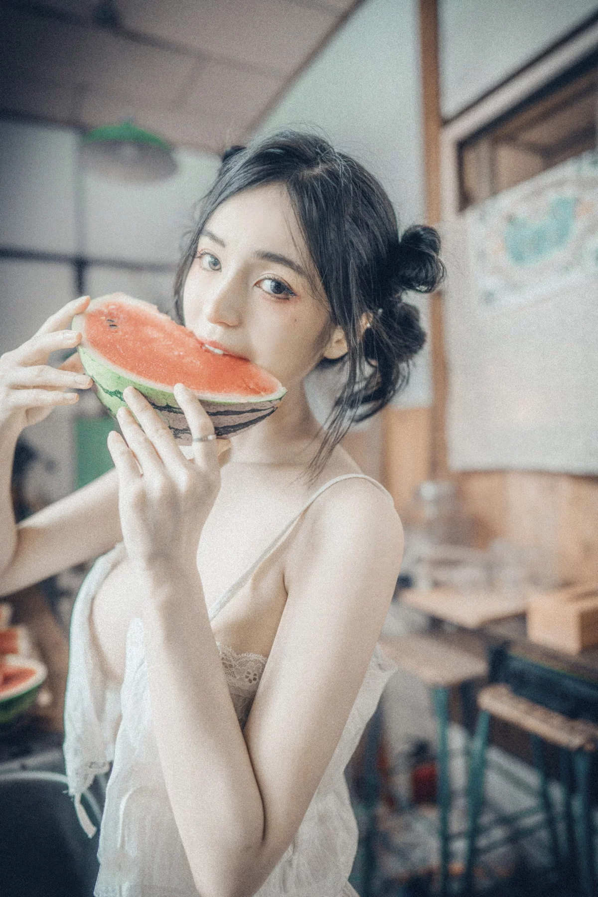 Xgyw.Org_网络美女辰辰生日特集主题性感白色薄纱服饰+黑色比基尼秀完美身材诱惑写真140P