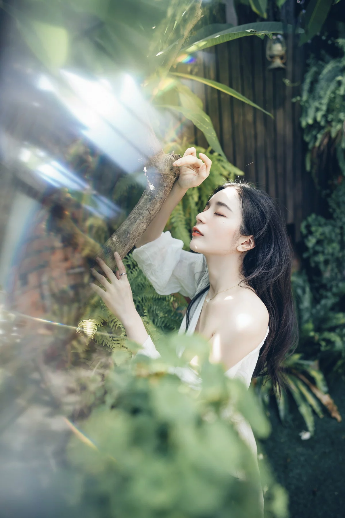 Xgyw.Org_网络美女辰辰生日特集主题性感白色薄纱服饰+黑色比基尼秀完美身材诱惑写真140P