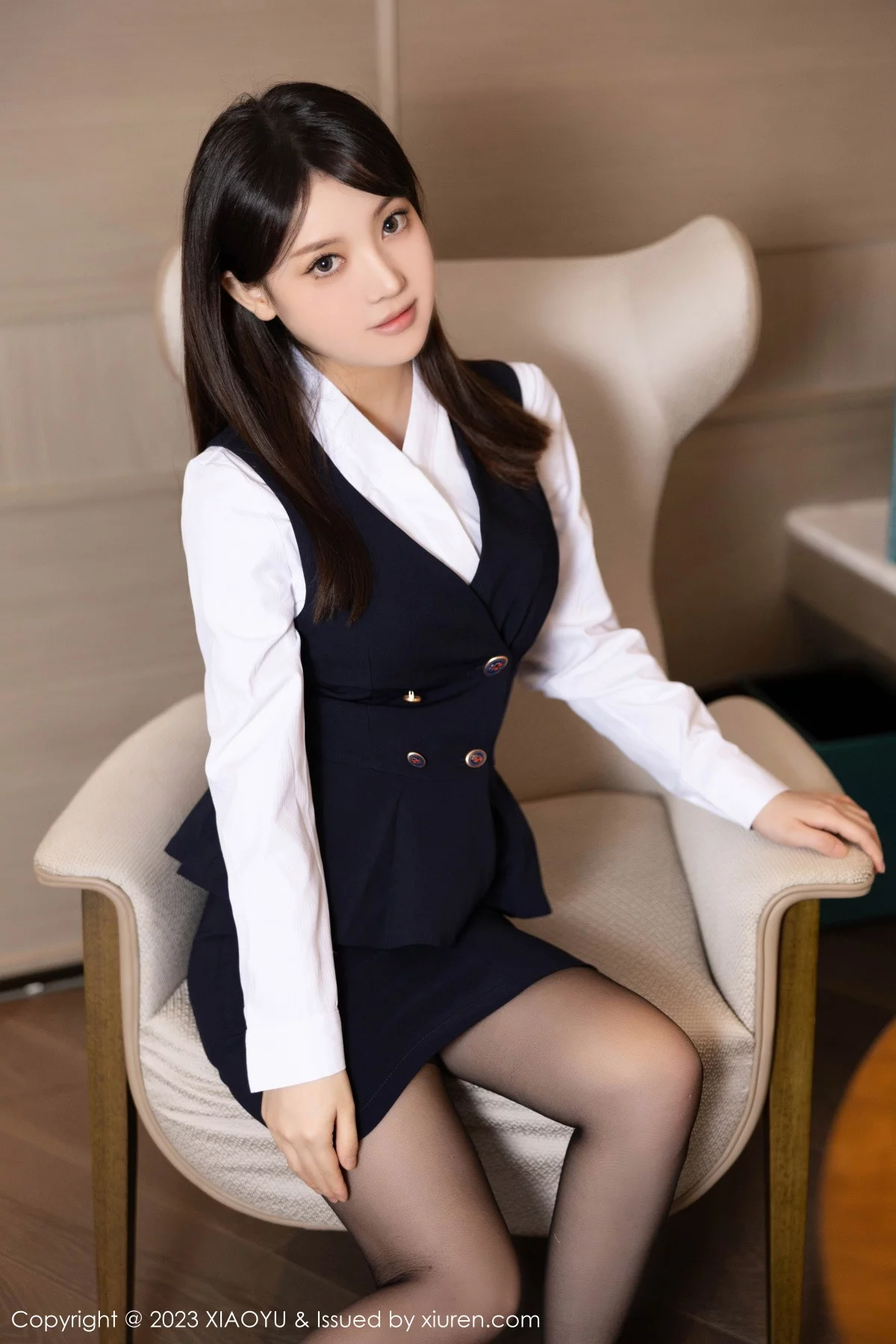 Xgyw.Org_[XiaoYu画语界]Vol.1113_模特豆瓣酱脱深色OL服饰露性感黑色内衣秀丰满身材诱惑写真83P