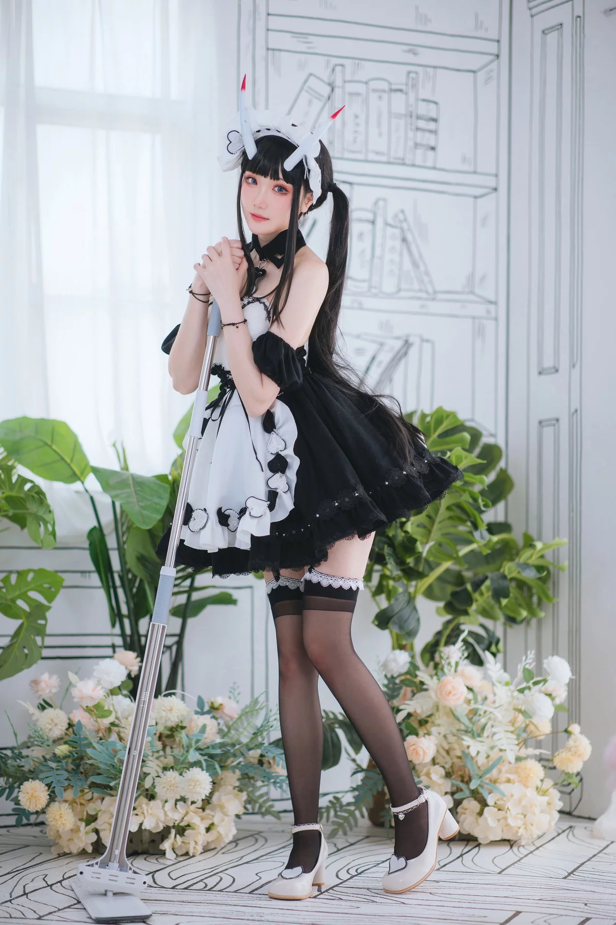 Xgyw.Org_Coser美女瓜希酱能代女仆主题性感黑白女仆装配黑丝吊袜秀完美身材诱惑写真22P