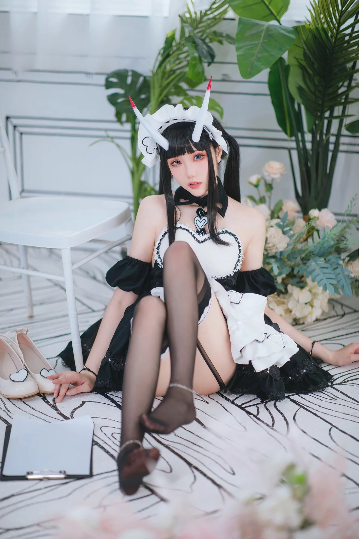 Xgyw.Org_Coser美女瓜希酱能代女仆主题性感黑白女仆装配黑丝吊袜秀完美身材诱惑写真22P