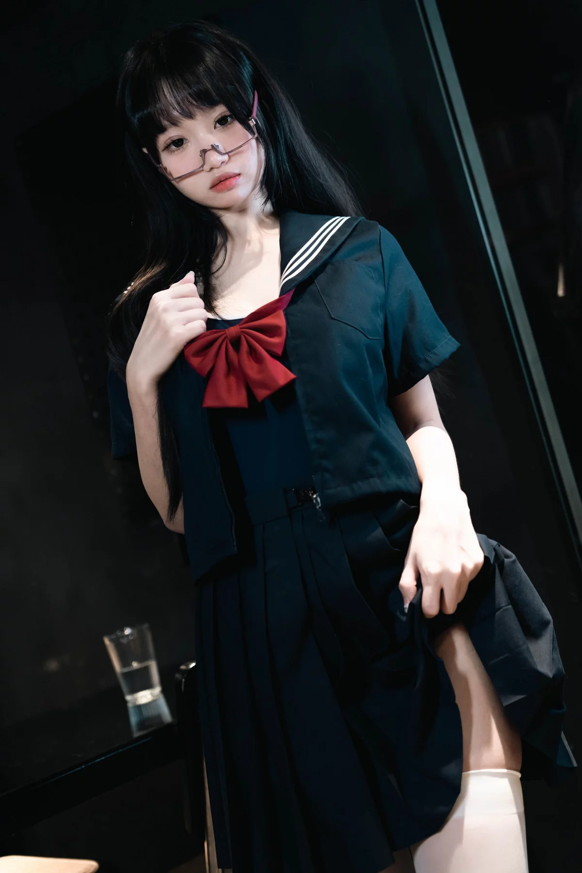 Xgyw.Org_动漫博主柒柒要乖哦白丝死库水主题脱学生制服露死库水配白丝袜秀美腿诱惑写真140P