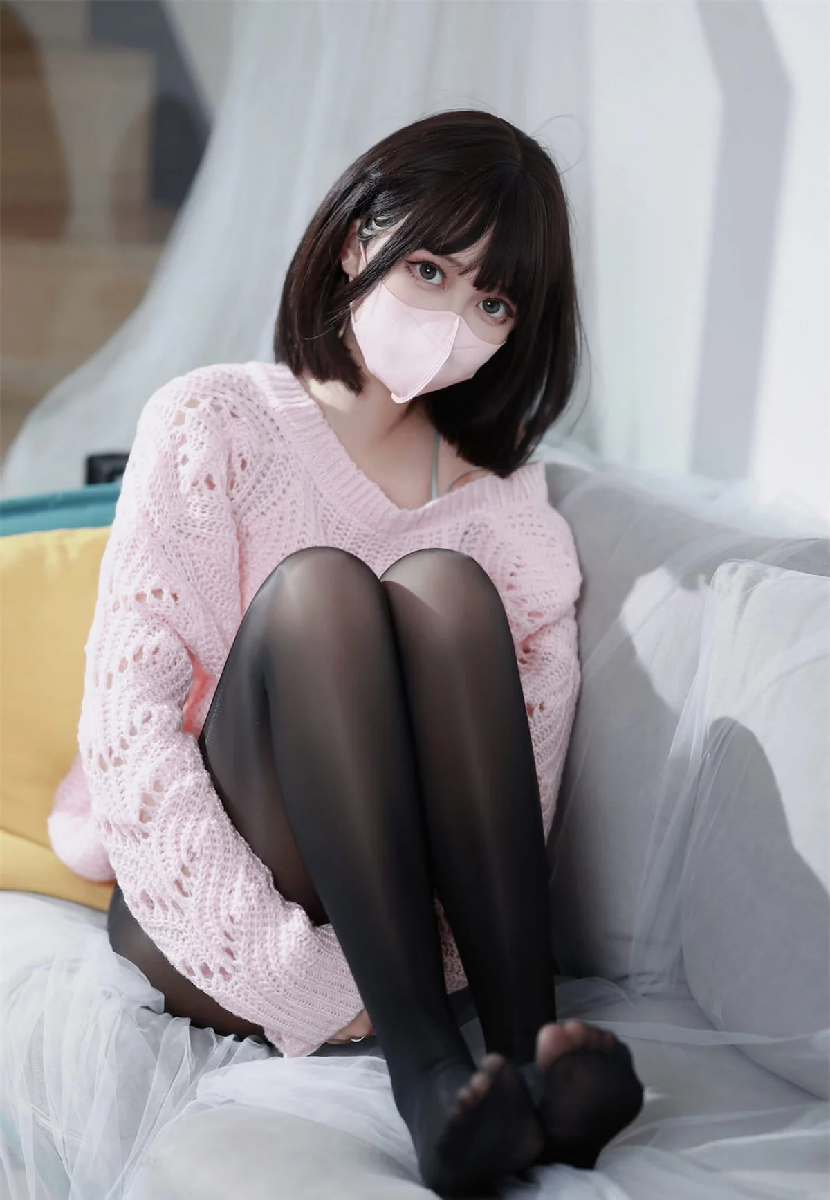 Xgyw.Org_Coser美女洛桑w伊梓升玖老师毛衣主题性感粉色毛衣配闪亮黑丝秀美腿诱惑写真40P