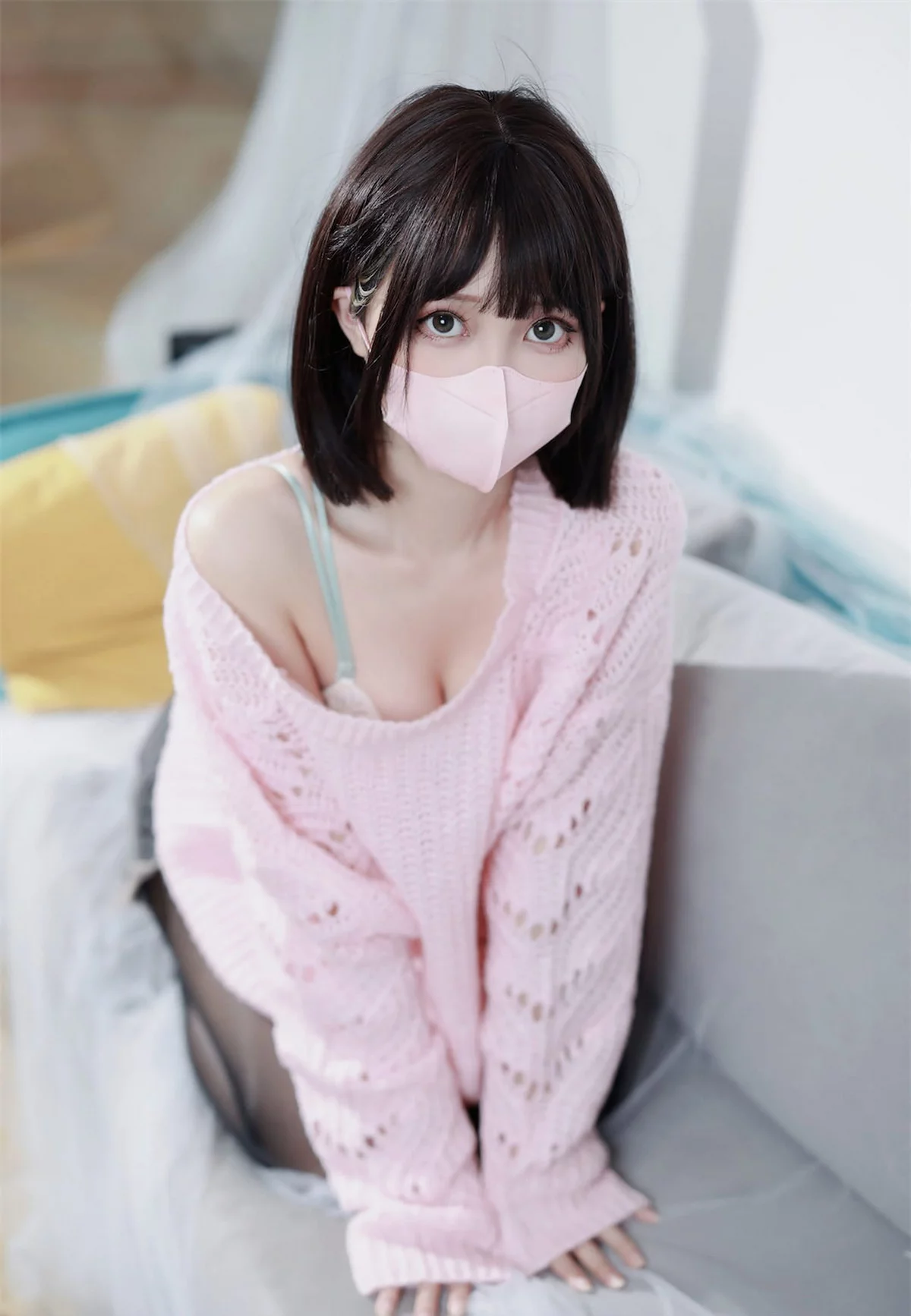 Xgyw.Org_Coser美女洛桑w伊梓升玖老师毛衣主题性感粉色毛衣配闪亮黑丝秀美腿诱惑写真40P