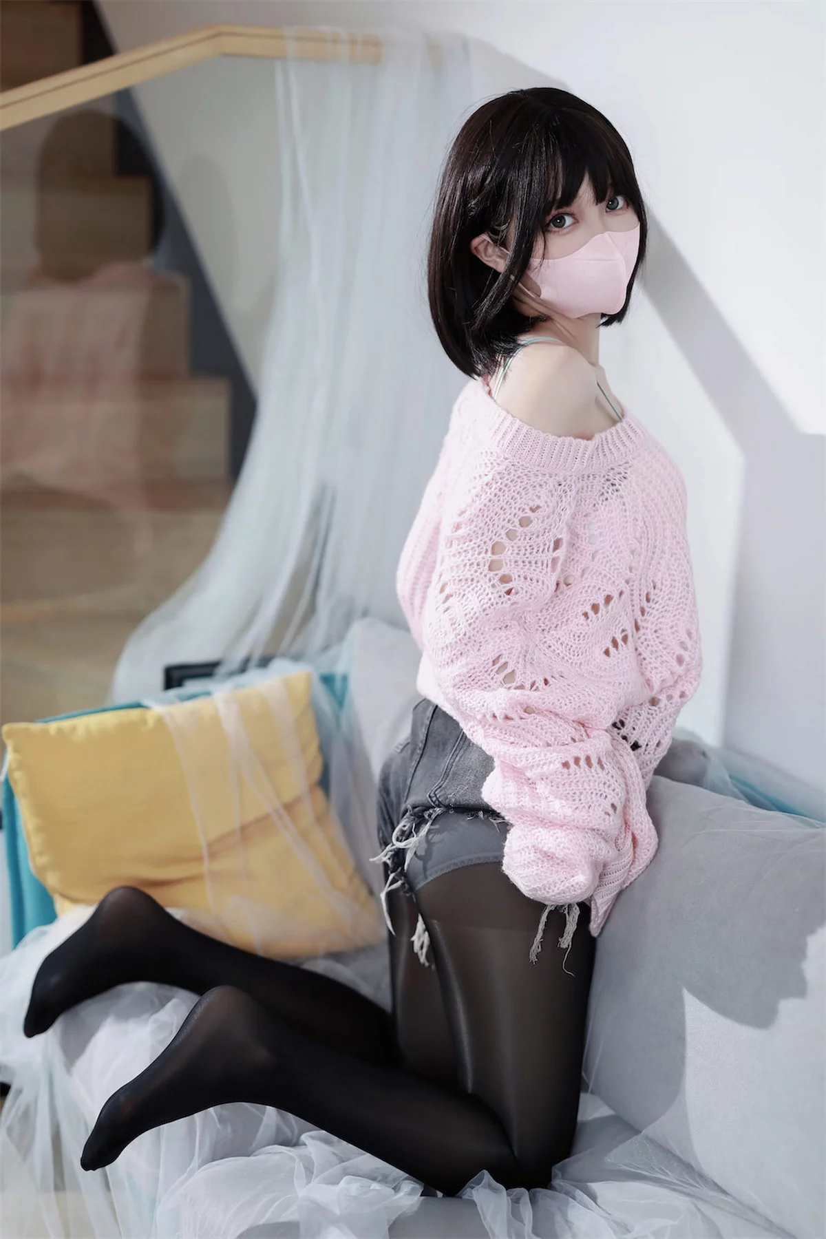 Xgyw.Org_Coser美女洛桑w伊梓升玖老师毛衣主题性感粉色毛衣配闪亮黑丝秀美腿诱惑写真40P