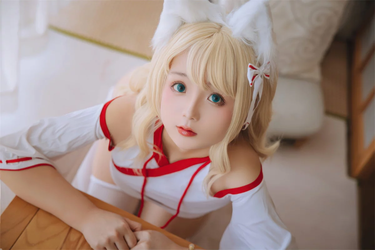 Xgyw.Org_Cosplay美女日奈娇小狐狸巫女主题性感白色高叉连体衣配白色丝袜完美诱惑写真53P
