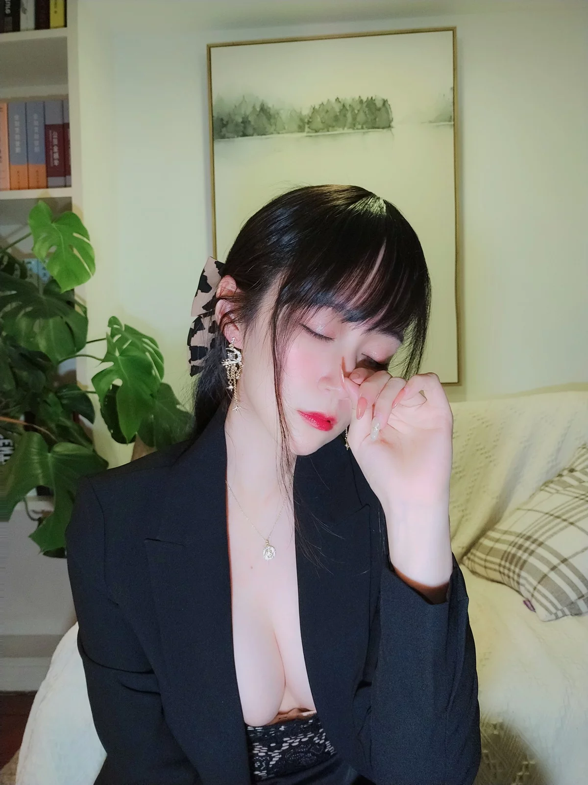 Xgyw.Org_Coser小姐姐白银酒后女秘书主题黑色制服露性感黑色蕾丝内衣秀丰满身材诱惑写真70P