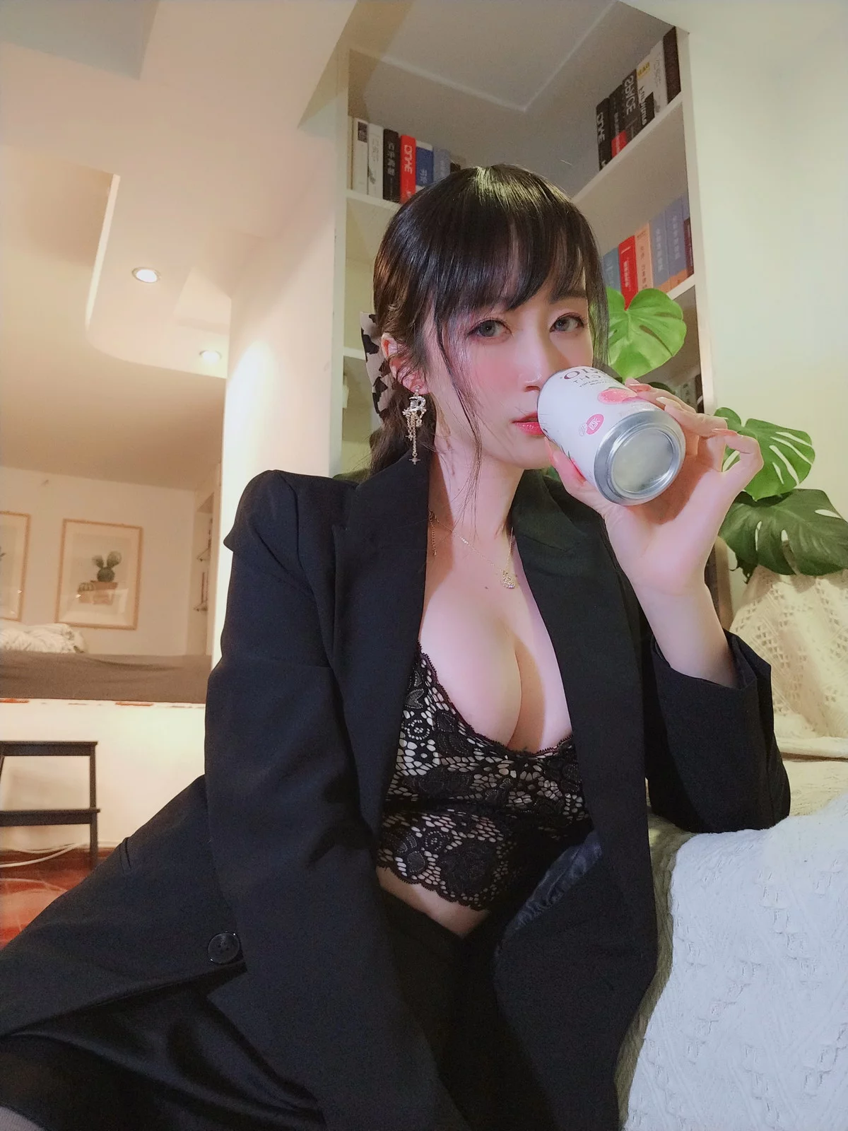 Xgyw.Org_Coser小姐姐白银酒后女秘书主题黑色制服露性感黑色蕾丝内衣秀丰满身材诱惑写真70P