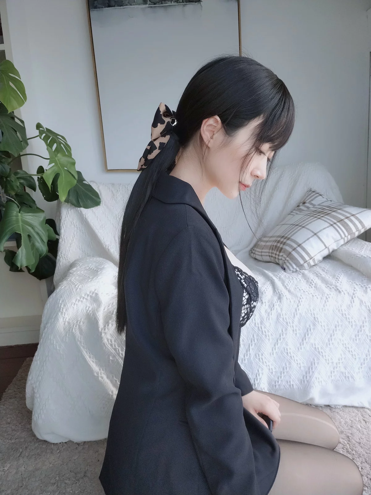 Xgyw.Org_Coser小姐姐白银酒后女秘书主题黑色制服露性感黑色蕾丝内衣秀丰满身材诱惑写真70P