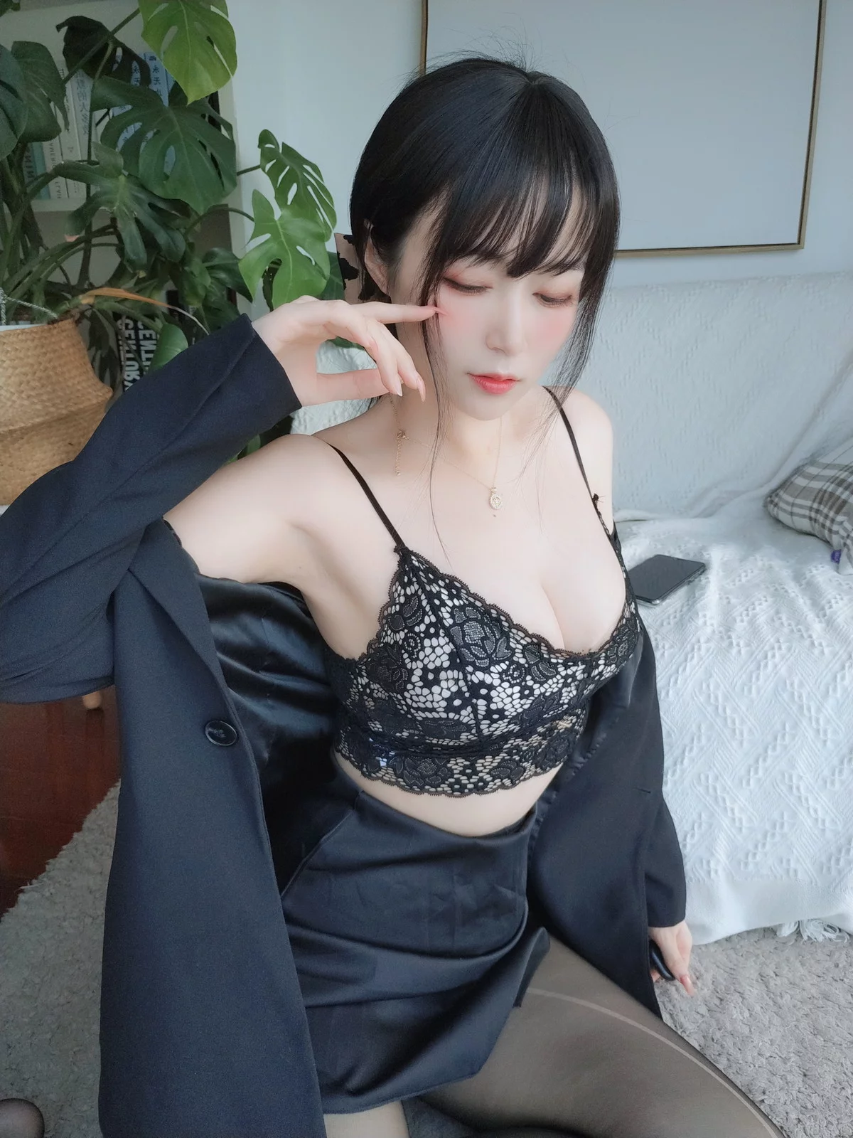 Xgyw.Org_Coser小姐姐白银酒后女秘书主题黑色制服露性感黑色蕾丝内衣秀丰满身材诱惑写真70P