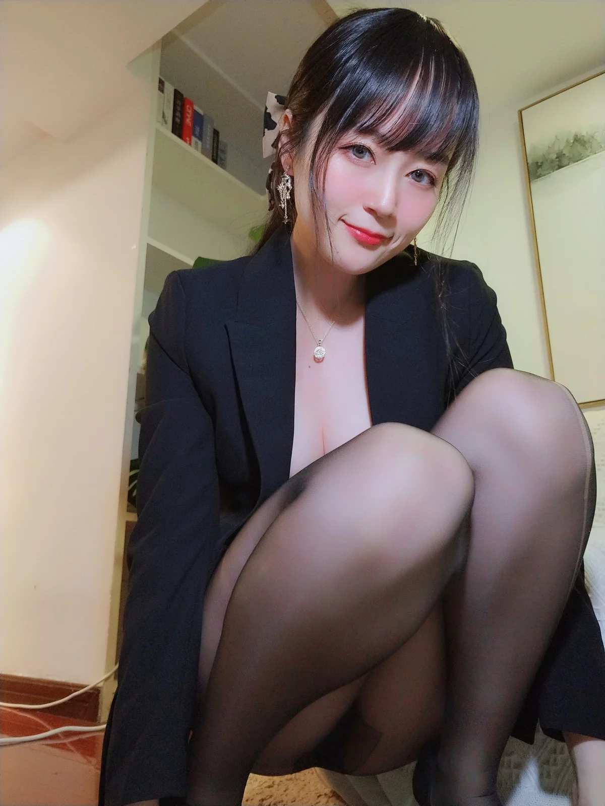 Xgyw.Org_Coser小姐姐白银酒后女秘书主题黑色制服露性感黑色蕾丝内衣秀丰满身材诱惑写真70P