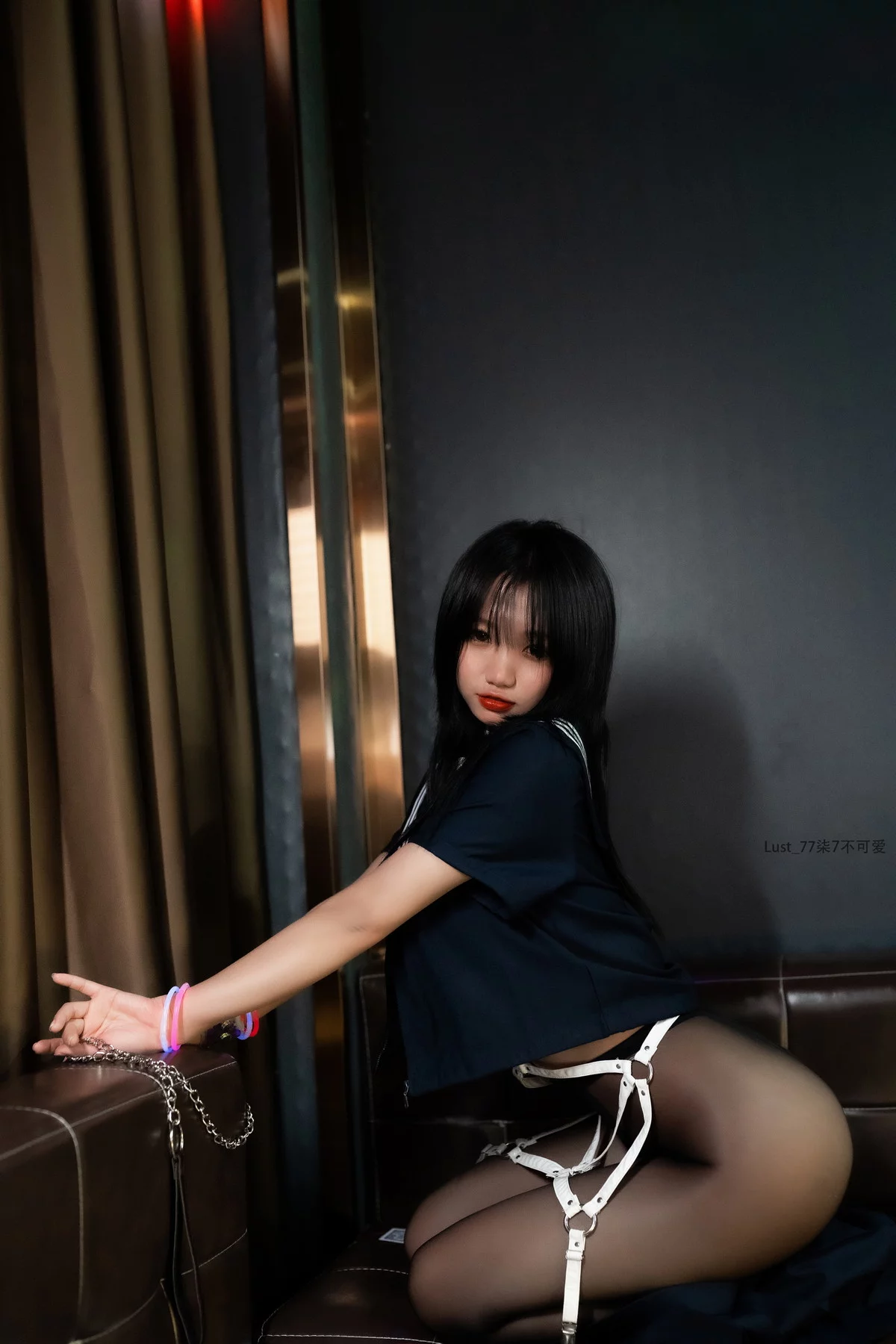 Xgyw.Org_动漫博主柒柒要乖哦反差JK少女主题黑色JK制服配超薄黑丝秀完美身材诱惑写真182P