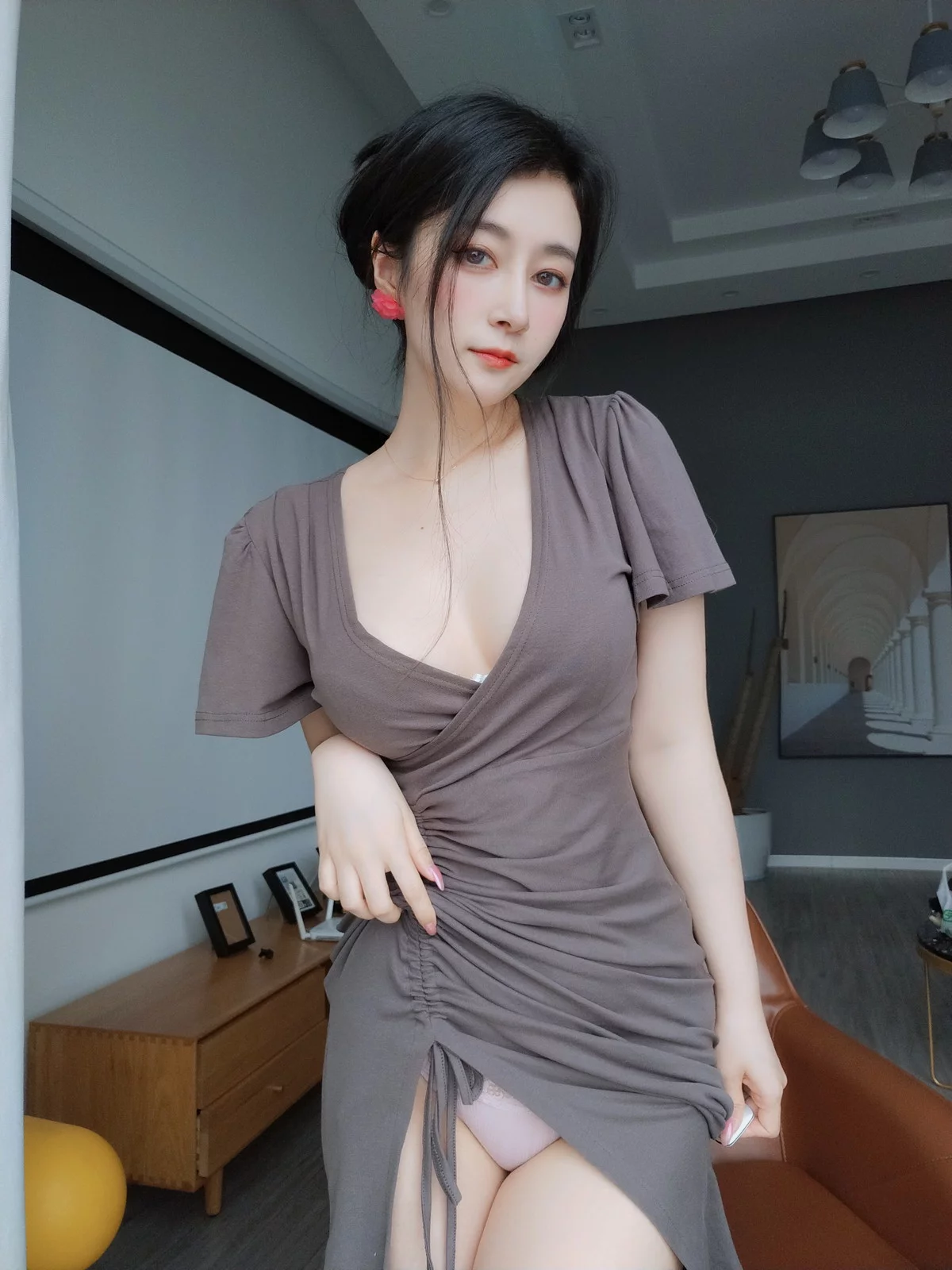 Xgyw.Org_Coser小姐姐白银81风情美妇主题性感低胸连衣短裙半撩秀白嫩美腿迷人诱惑写真31P