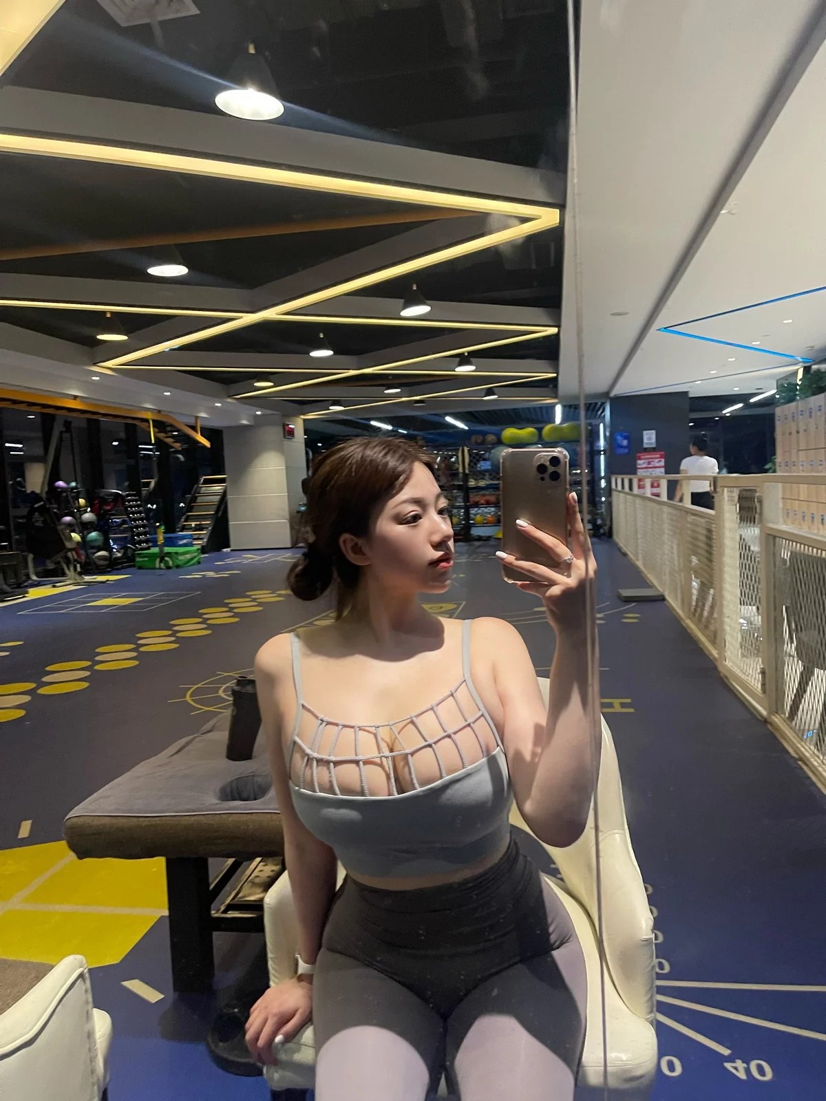 Xgyw.Org_网红小姐姐奶宝妹纸微密圈嘉宾主题私房性感内衣服饰系列秀丰满身材诱惑写真300P