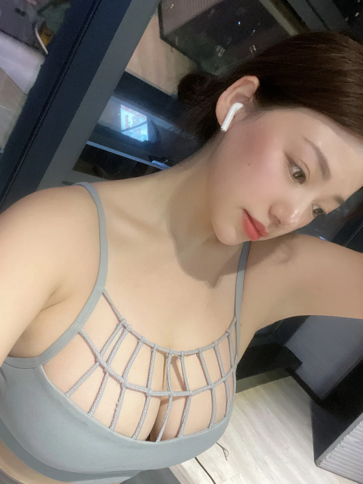 Xgyw.Org_网红小姐姐奶宝妹纸微密圈嘉宾主题私房性感内衣服饰系列秀丰满身材诱惑写真300P