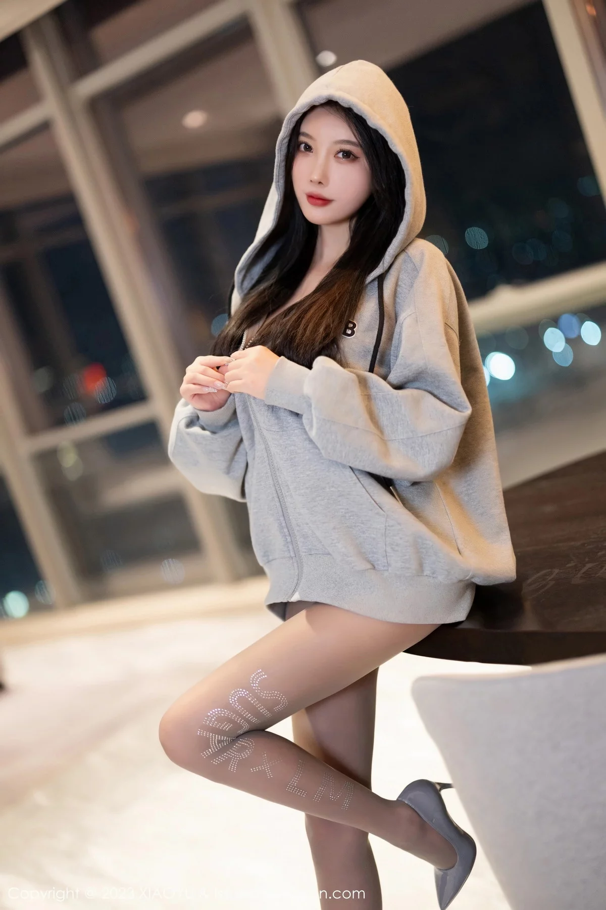 Xgyw.Org_[XiaoYu画语界]Vol.1156_女神杨晨晨Yome灰色蕾丝内衣配开档灰丝秀丰腴身材诱惑写真100P