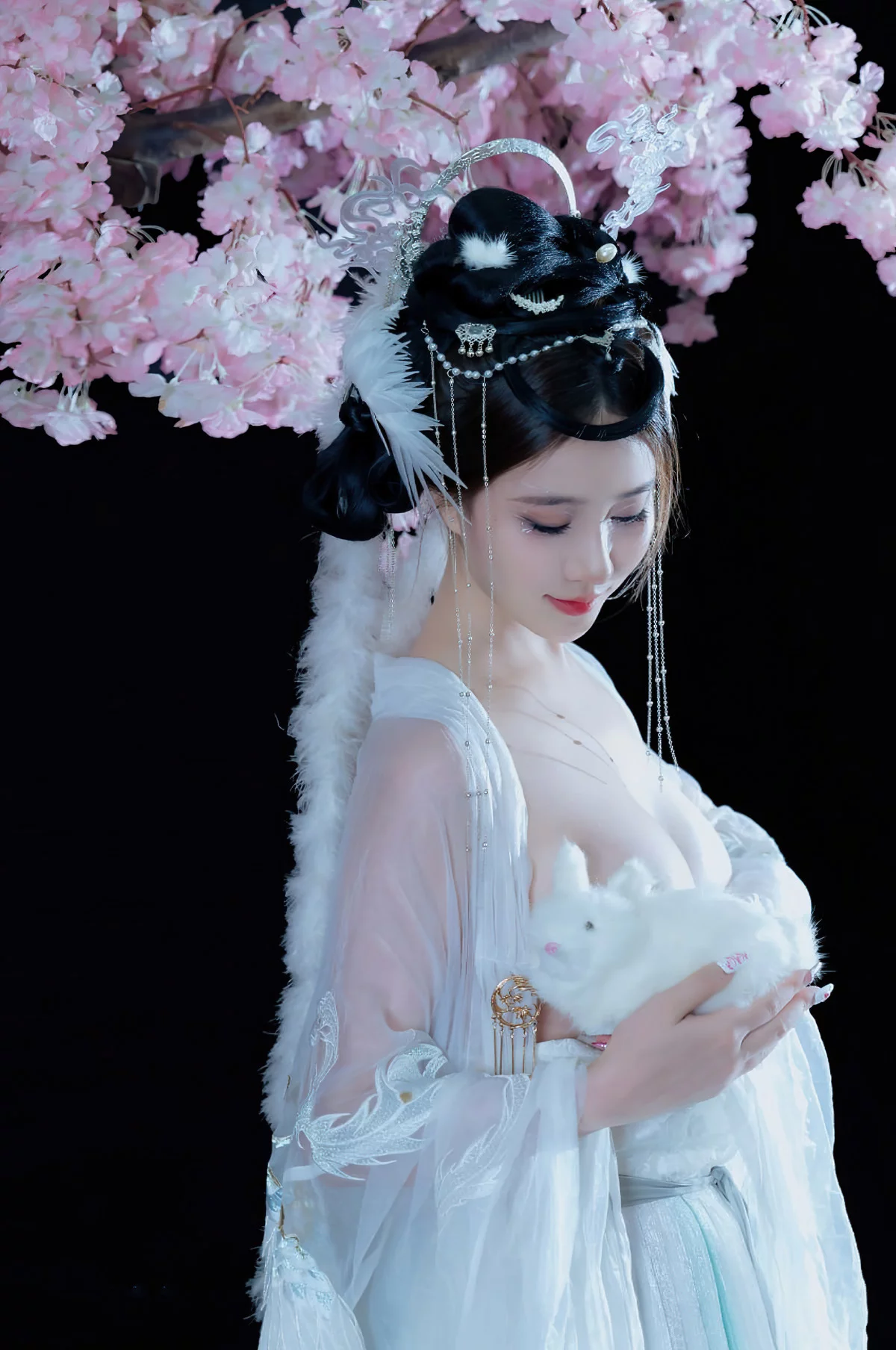 Xgyw.Org_网络美女年年Nnian嫦娥仙子主题性感白色薄纱长裙低胸秀完美身材迷人诱惑写真36P