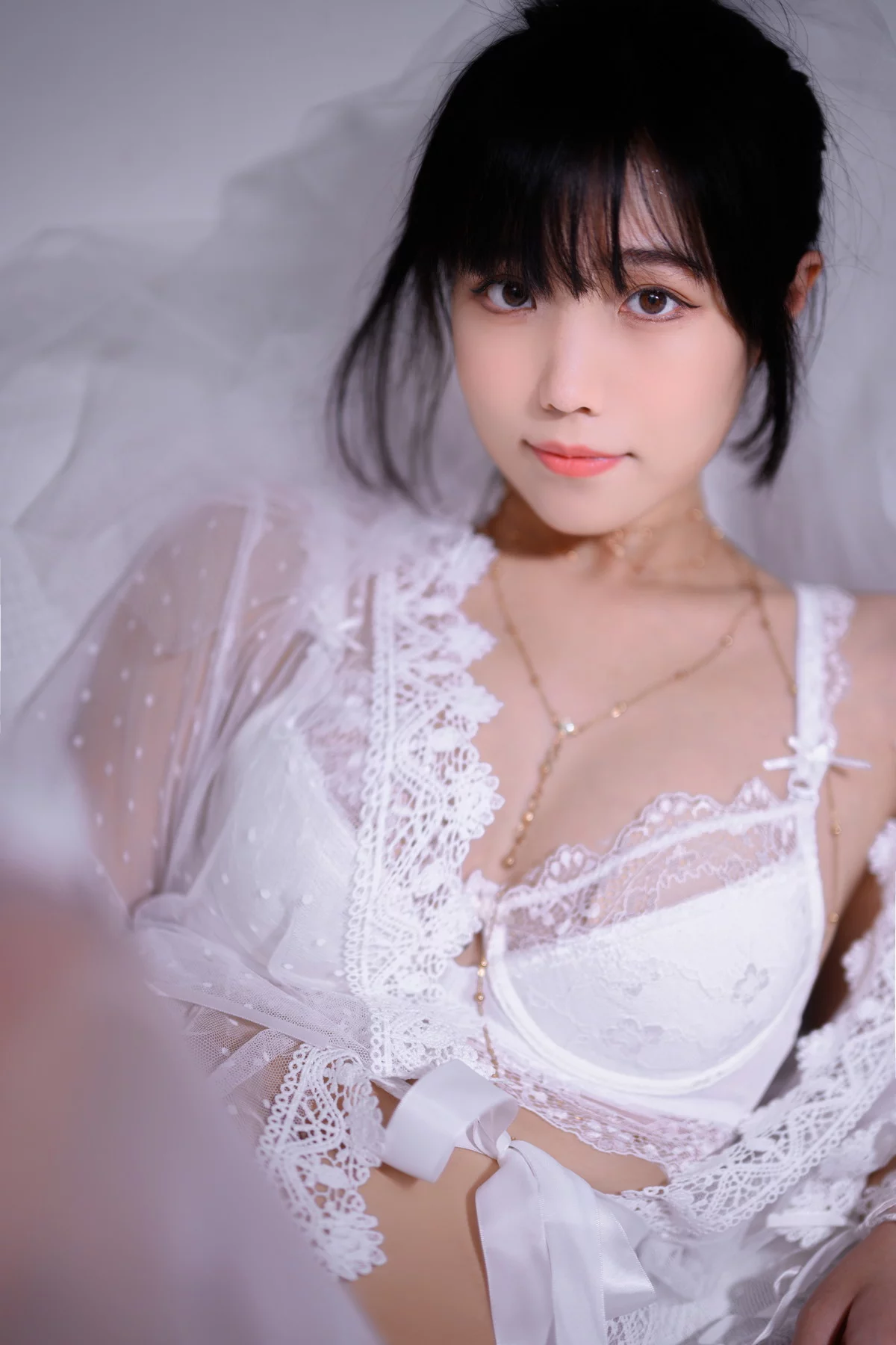 Xgyw.Org_网络美女汪知子婚纱主题性感白色薄透婚纱露白色蕾丝内衣秀完美身材诱惑写真35P