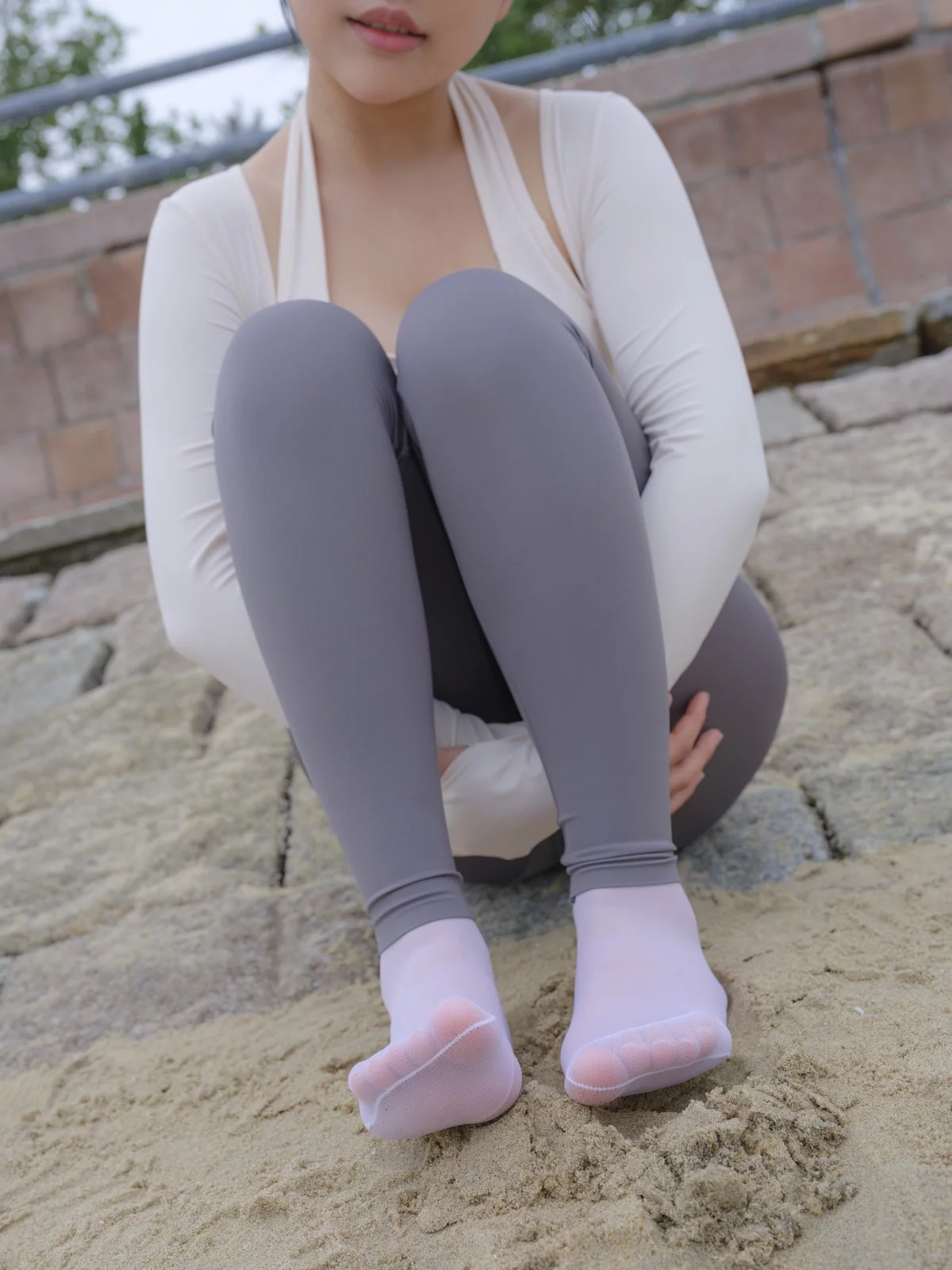 Xgyw.Org_萝莉写真机构森萝财团晴涩主题户外紧身瑜伽服饰半脱露超薄无内肉丝秀美腿诱惑写真104P