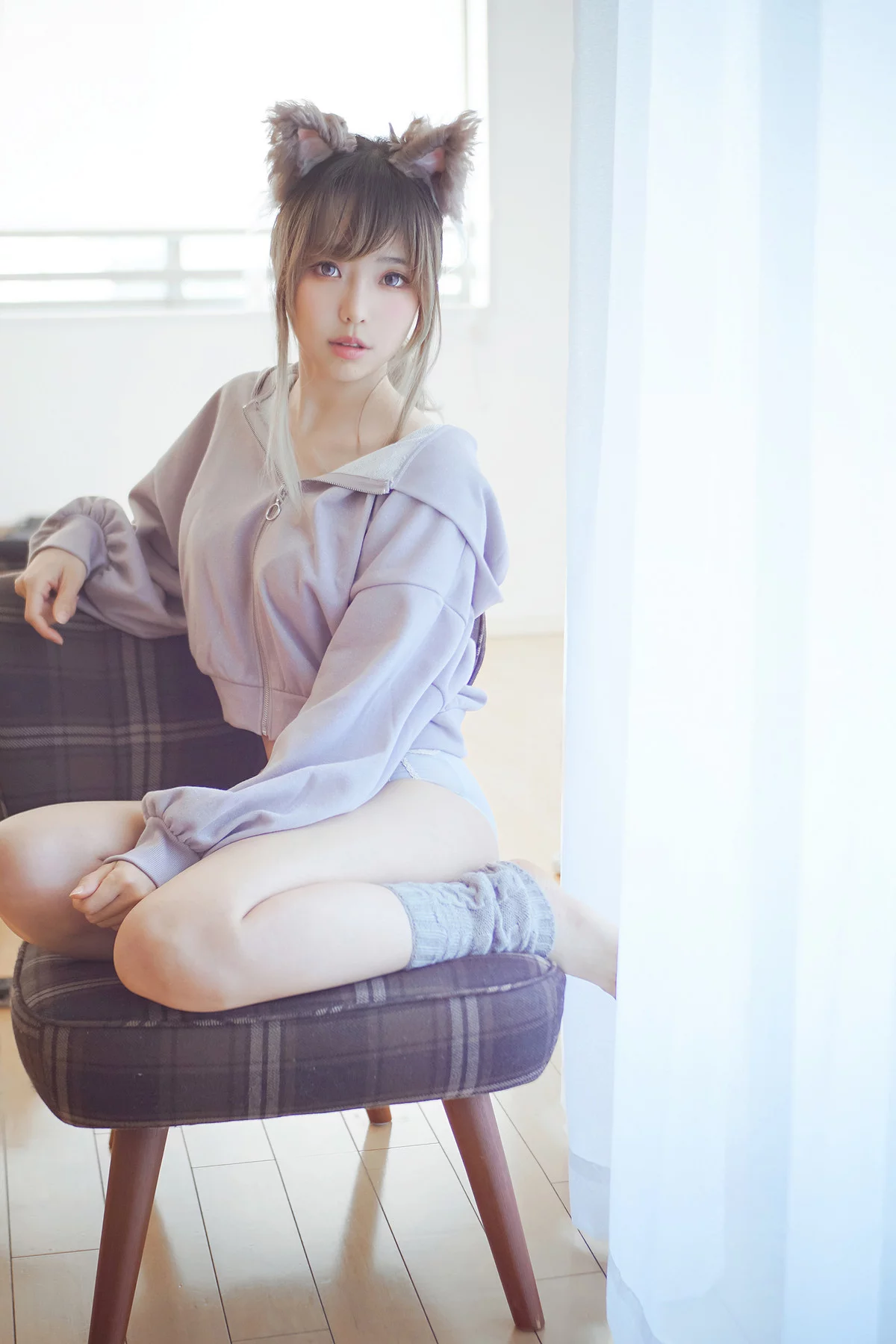 Xgyw.Org_Coser妹子Ely_eee-Stay Home with Me主题居家狐狸装扮性感白衬衫秀美腿诱惑写真166P