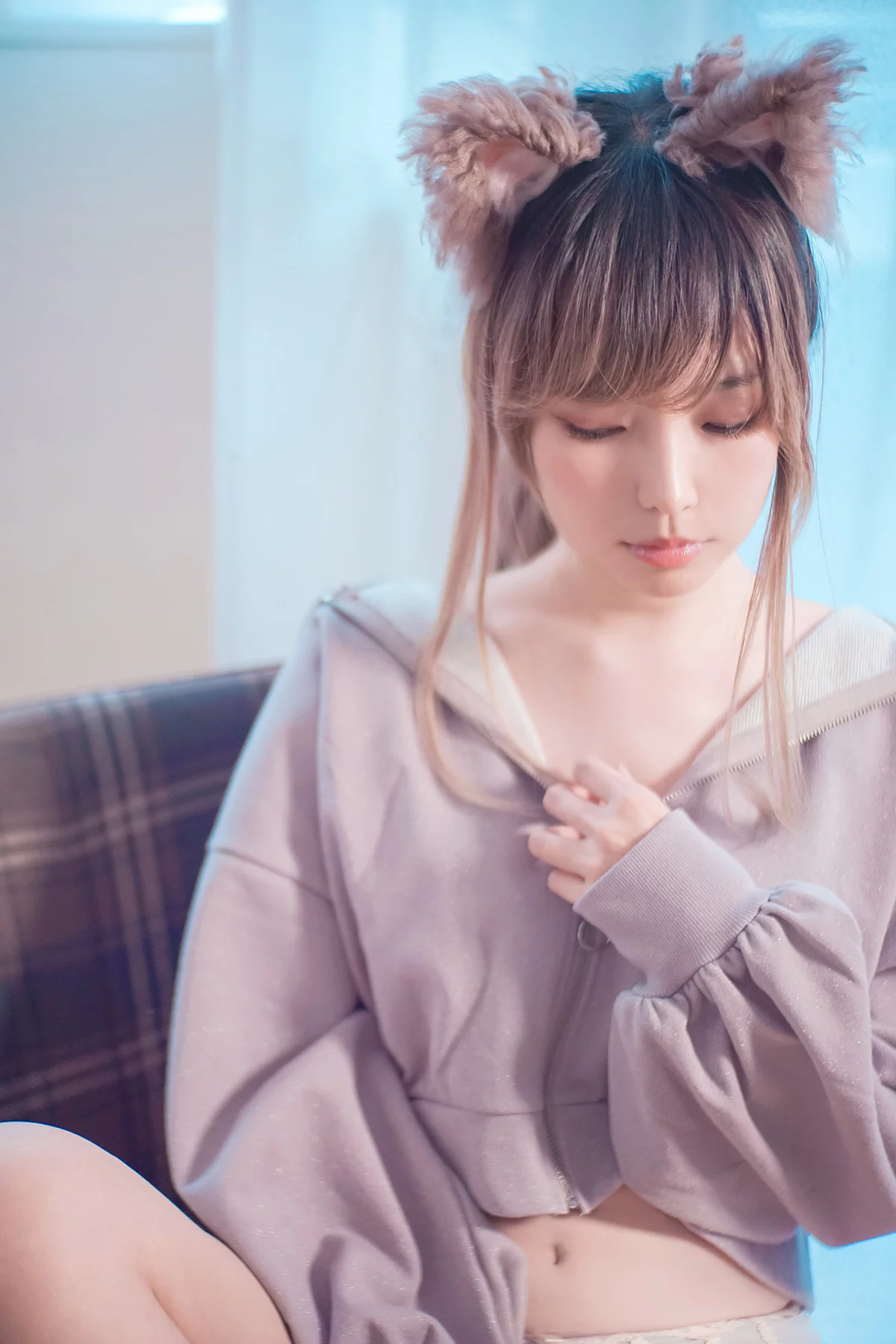 Xgyw.Org_Coser妹子Ely_eee-Stay Home with Me主题居家狐狸装扮性感白衬衫秀美腿诱惑写真166P