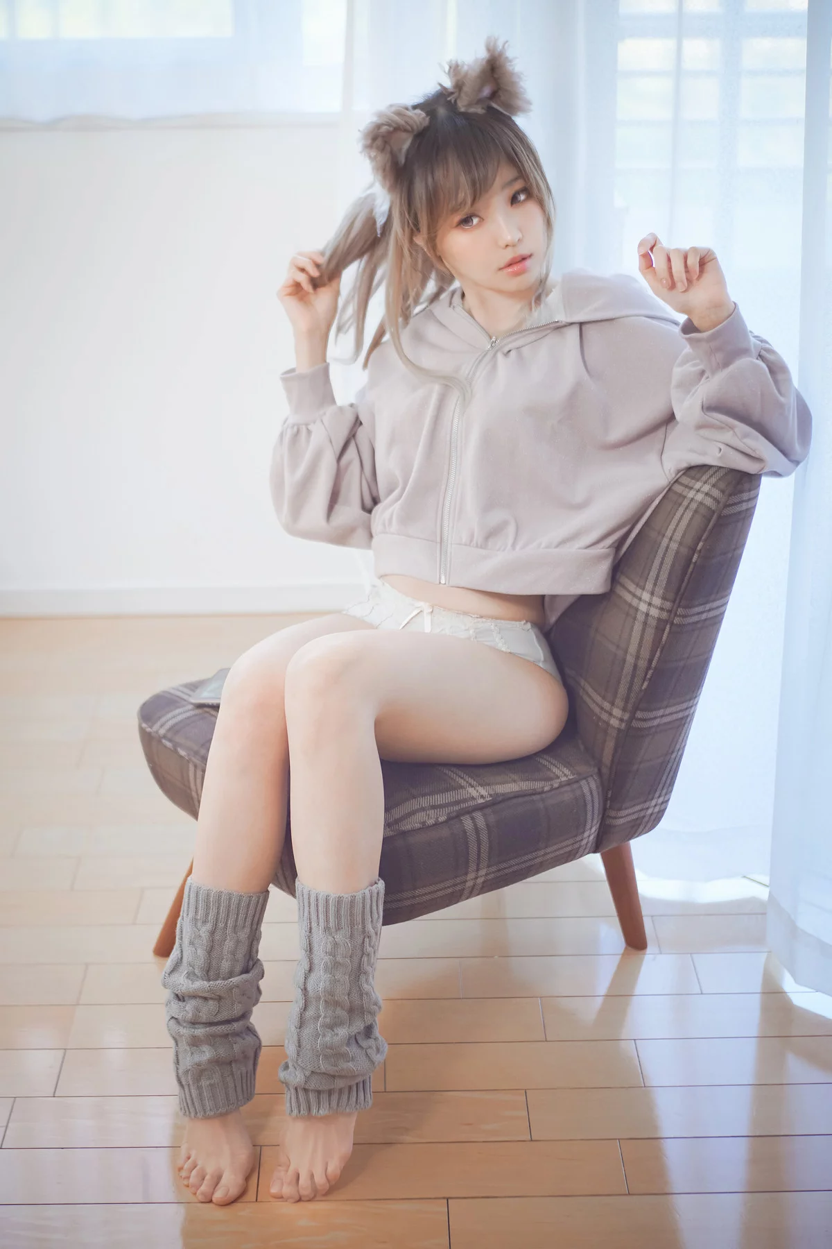 Xgyw.Org_Coser妹子Ely_eee-Stay Home with Me主题居家狐狸装扮性感白衬衫秀美腿诱惑写真166P