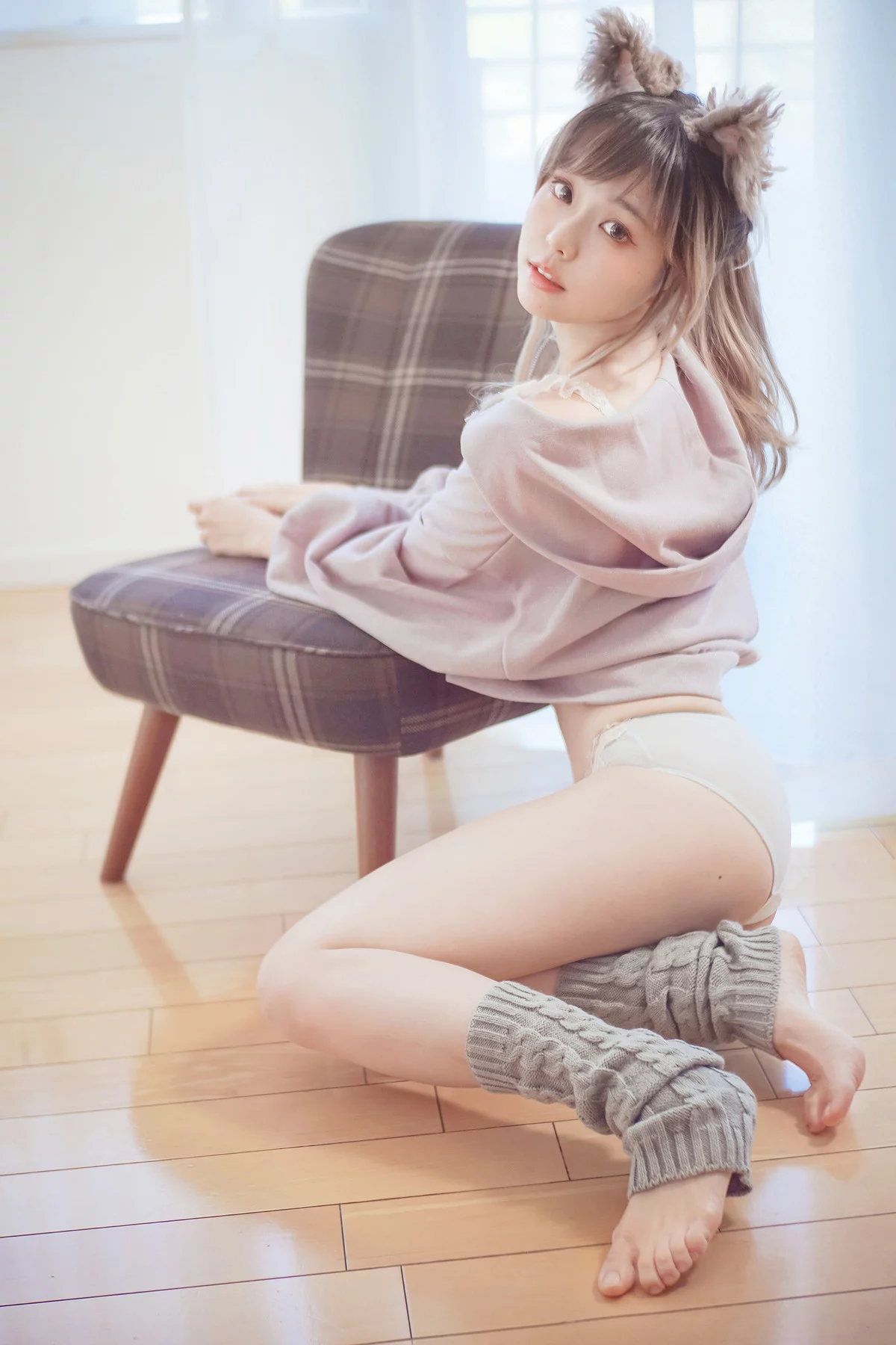 Xgyw.Org_Coser妹子Ely_eee-Stay Home with Me主题居家狐狸装扮性感白衬衫秀美腿诱惑写真166P