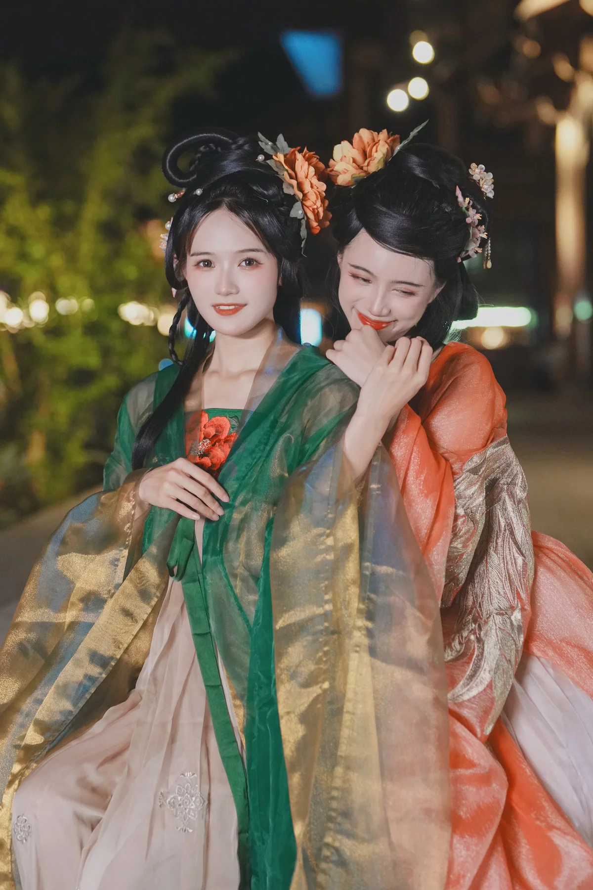 Xgyw.Org_Coser美女兔子Zzz不吃胡萝卜夜游灯会主题户外性感姐妹花古典薄纱长裙迷人写真33P