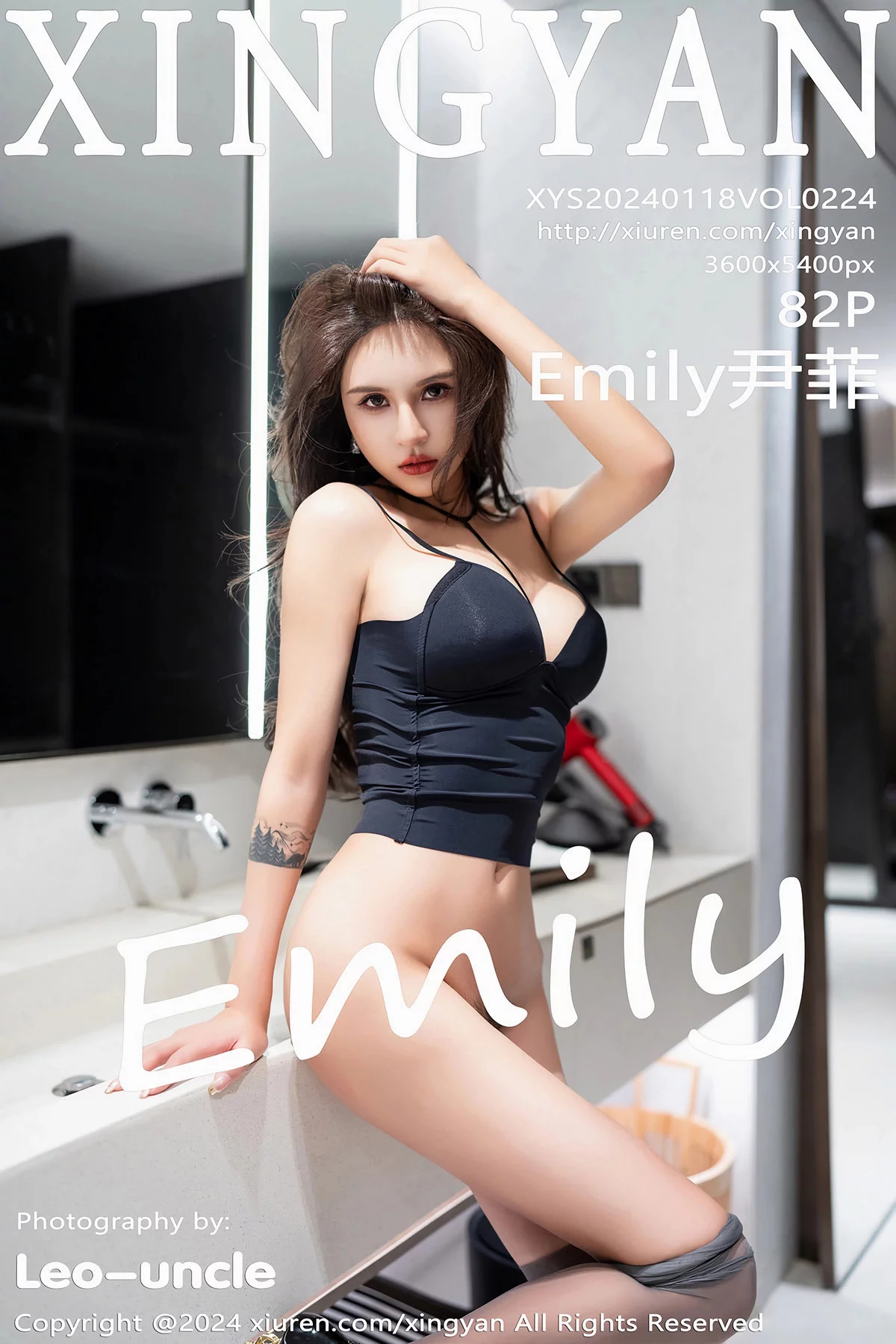 Xgyw.Org_[XINGYAN星颜社]VOL.224_女神Emily尹菲黑色上衣配牛仔裤露超薄灰丝秀翘臀美腿诱惑写真82P