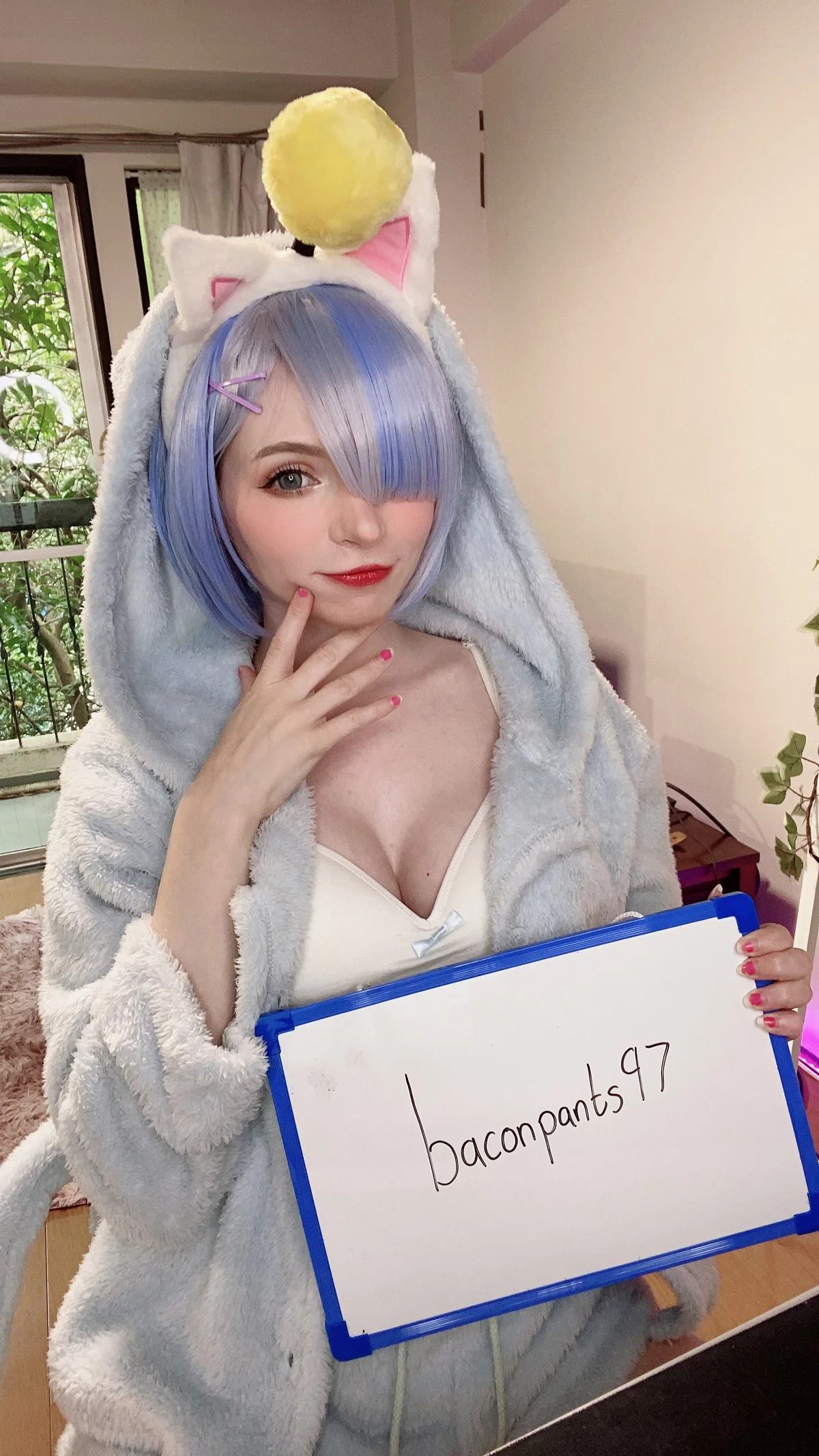 Xgyw.Org_爱尔兰萝莉美女Peach Milky-Fansigns(Mirrored)主题灰色绒毛睡衣配白丝袜迷人诱惑写真65P
