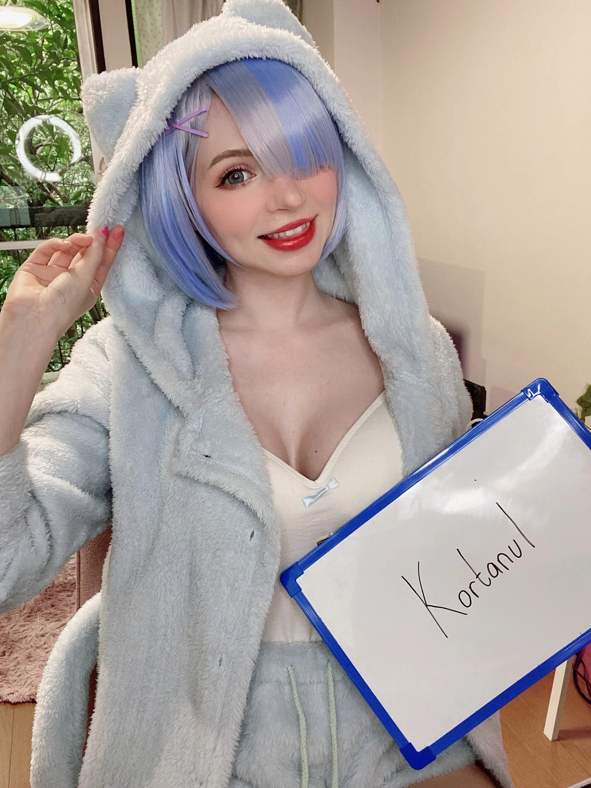 Xgyw.Org_爱尔兰萝莉美女Peach Milky-Fansigns(Mirrored)主题灰色绒毛睡衣配白丝袜迷人诱惑写真65P