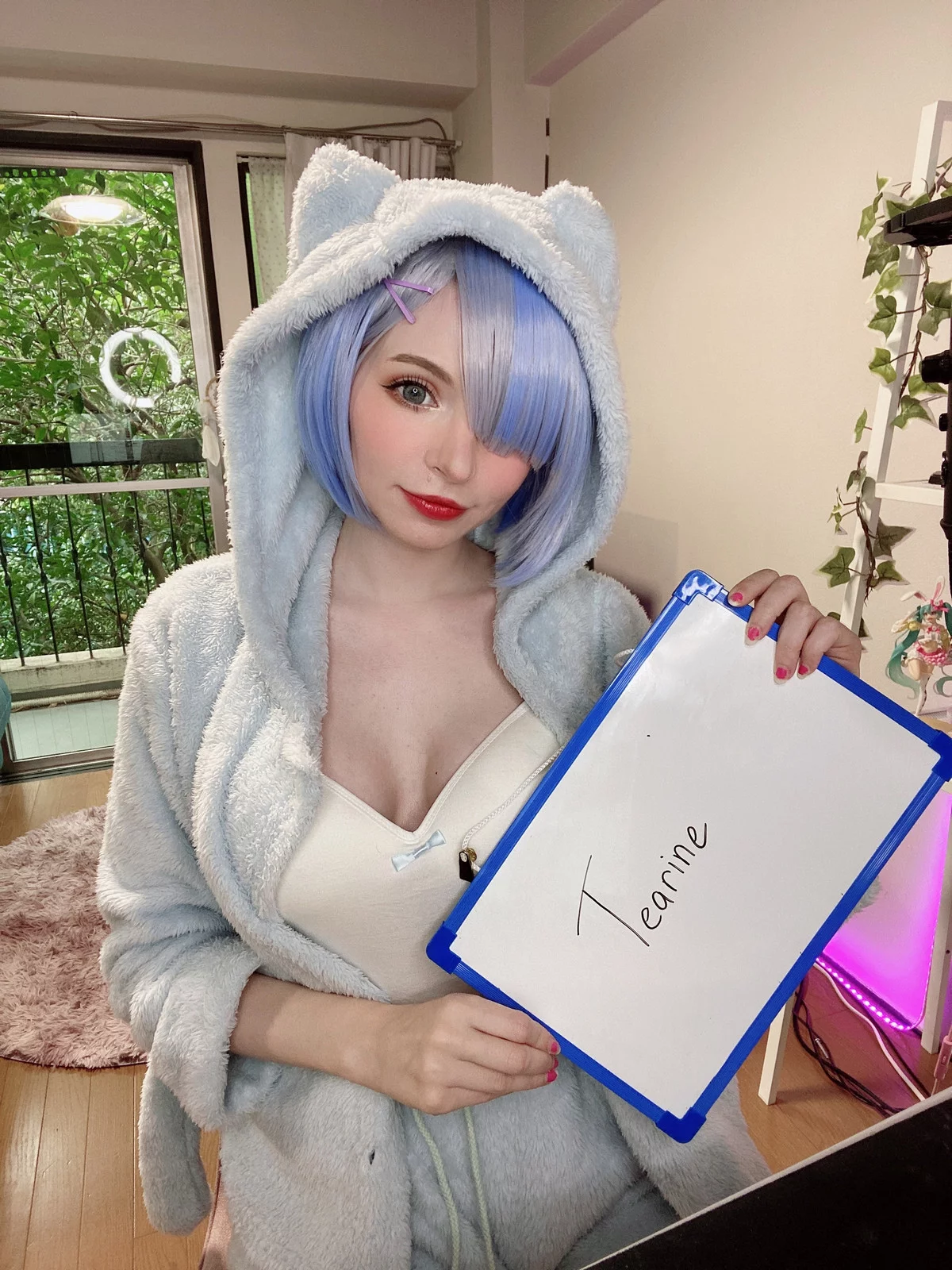 Xgyw.Org_爱尔兰萝莉美女Peach Milky-Fansigns(Mirrored)主题灰色绒毛睡衣配白丝袜迷人诱惑写真65P