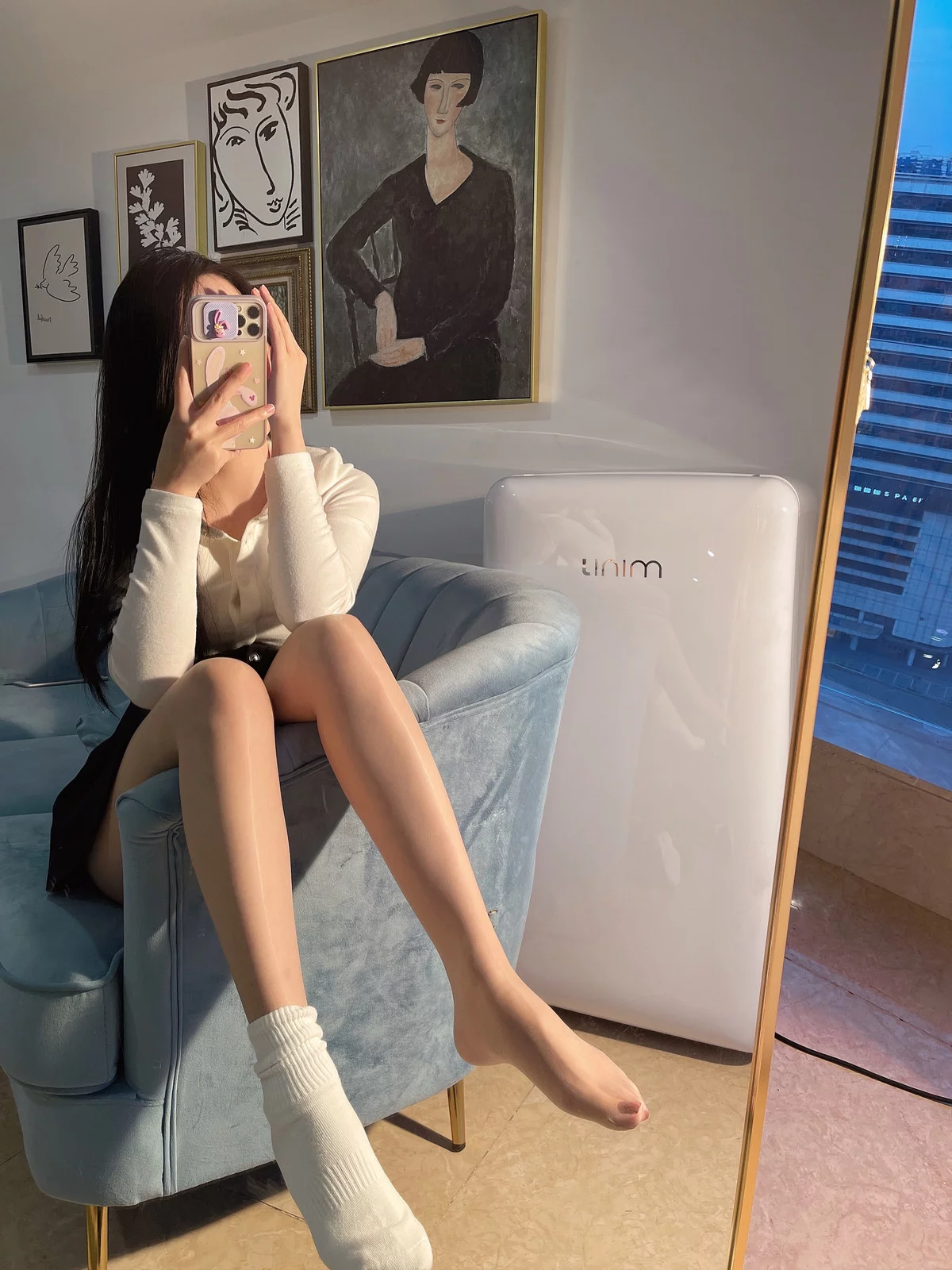 Xgyw.Org_网络美女软妹小九九油亮肉丝主题性感白T配吊带短裙露闪亮肉丝秀美腿诱惑写真60P