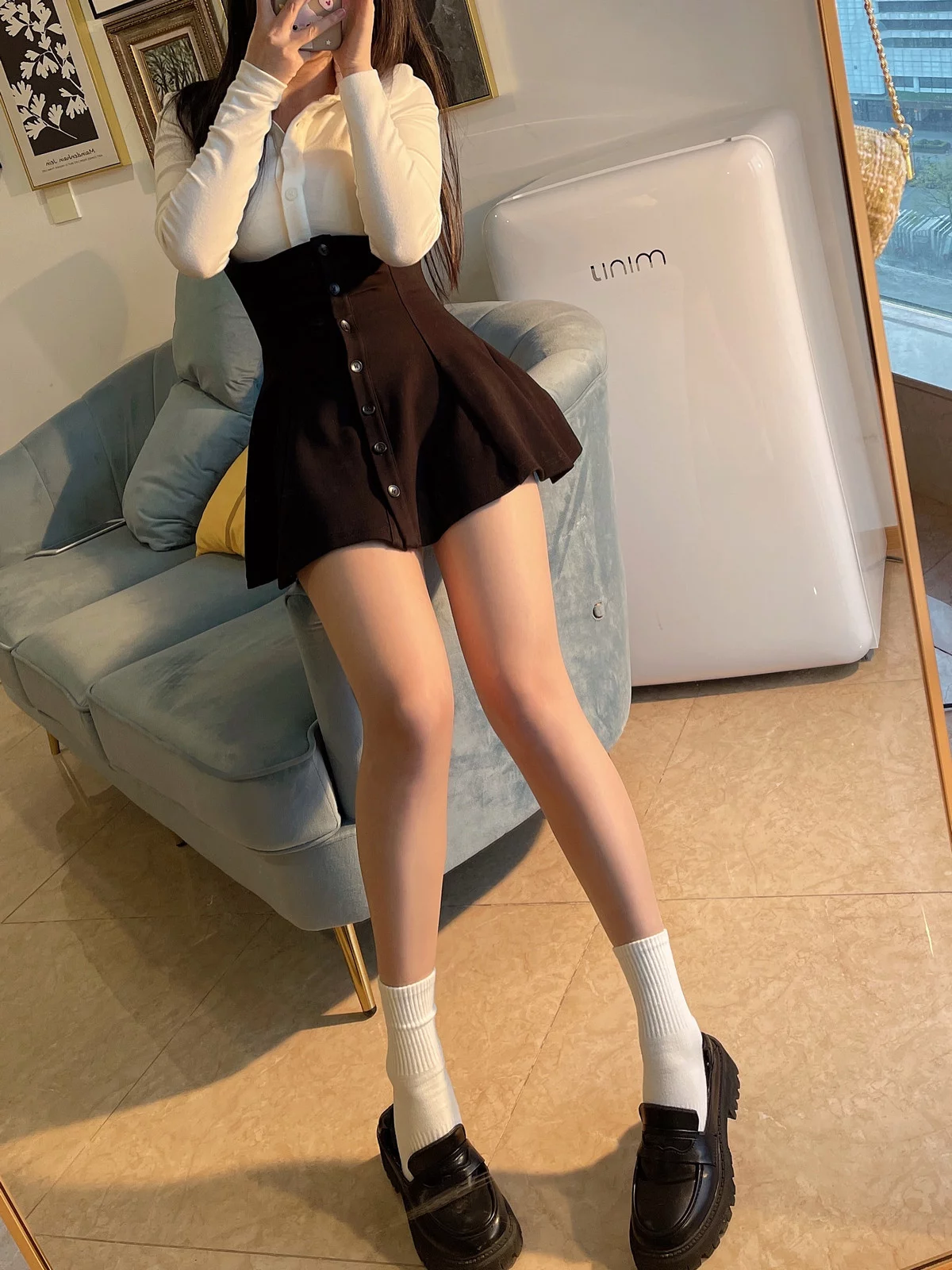 Xgyw.Org_网络美女软妹小九九油亮肉丝主题性感白T配吊带短裙露闪亮肉丝秀美腿诱惑写真60P