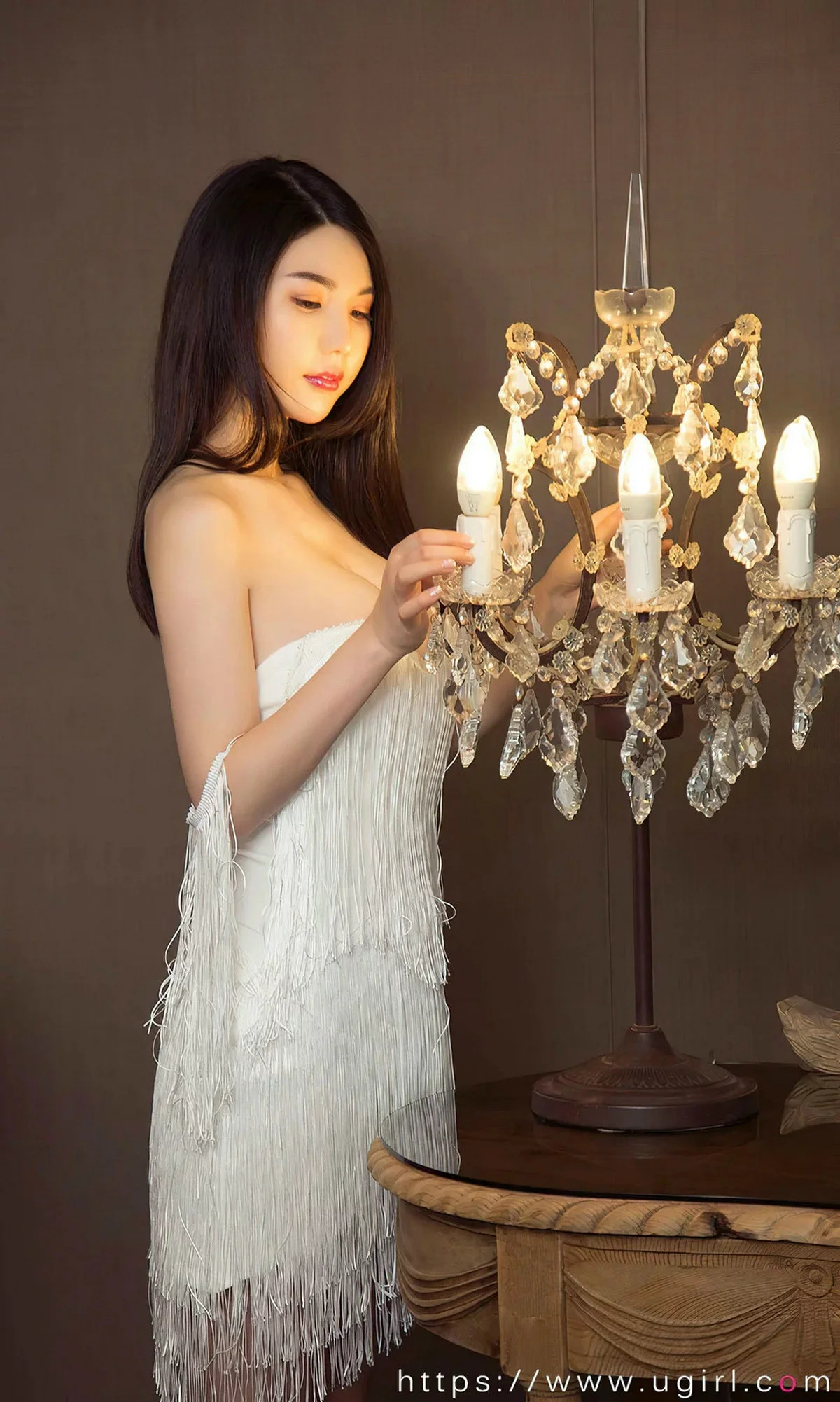 Xgyw.Org_[Ugirls爱尤物]No.2767_模特静一私房性感白色低胸露背短裙秀丰满身材完美诱惑写真35P