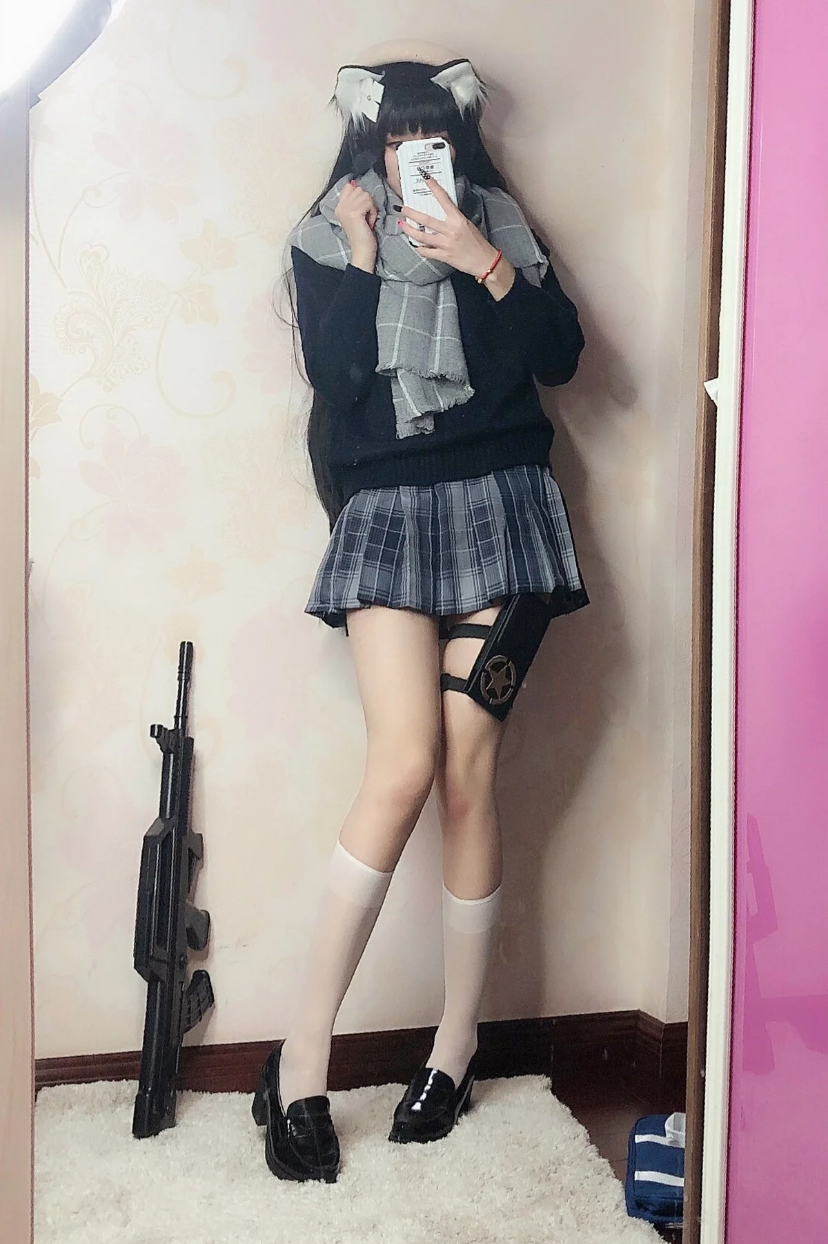 Xgyw.Org_知名动漫博主Kettoe纯白毕业季主题性感针织上衣配百褶短裙露白丝袜秀美腿迷人写真63P