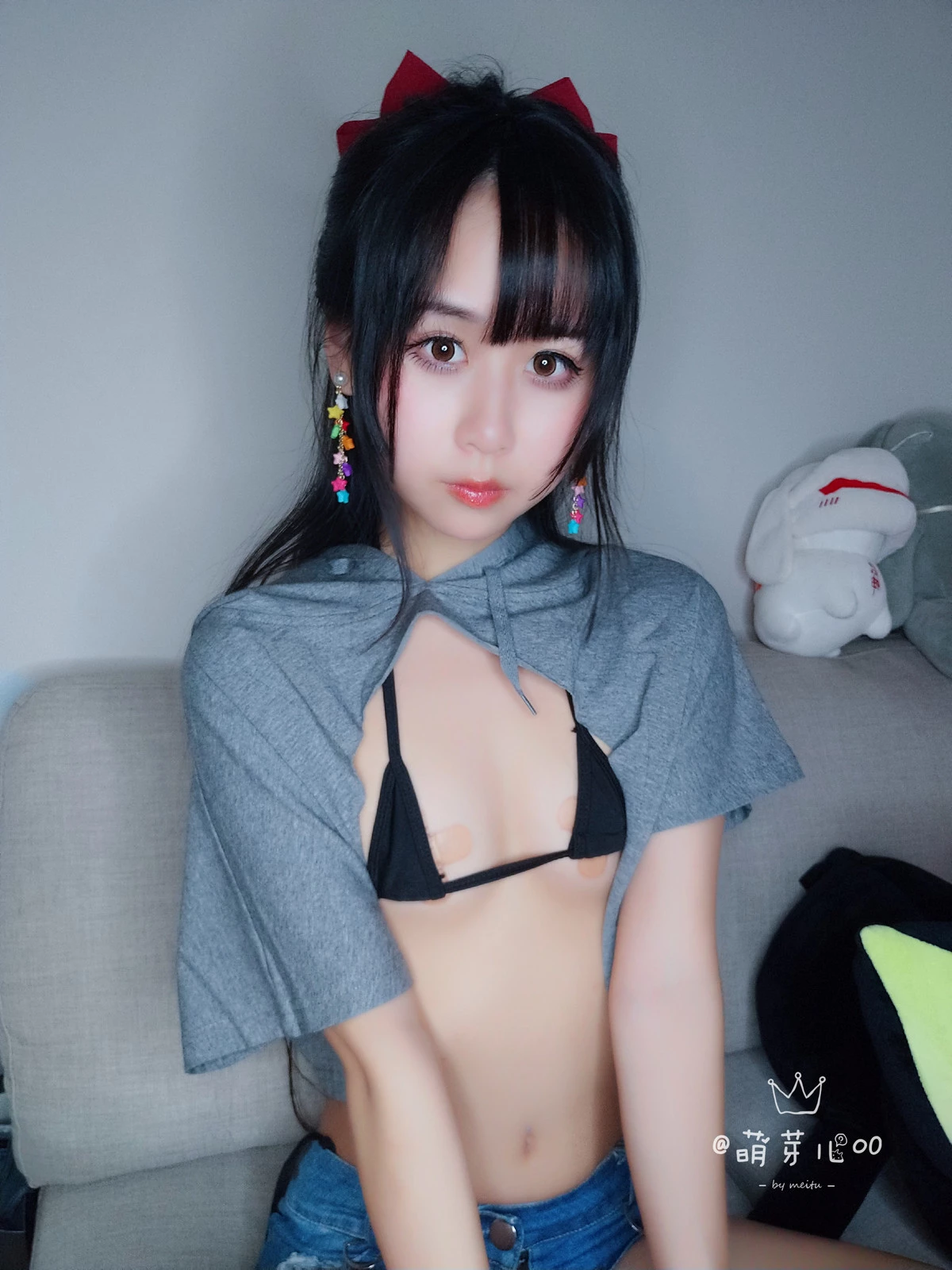Xgyw.Org_阳光美少女萌芽儿o0比基尼ok绷主题灰色上衣配牛仔短裤露黑色三点式内衣诱惑写真41P