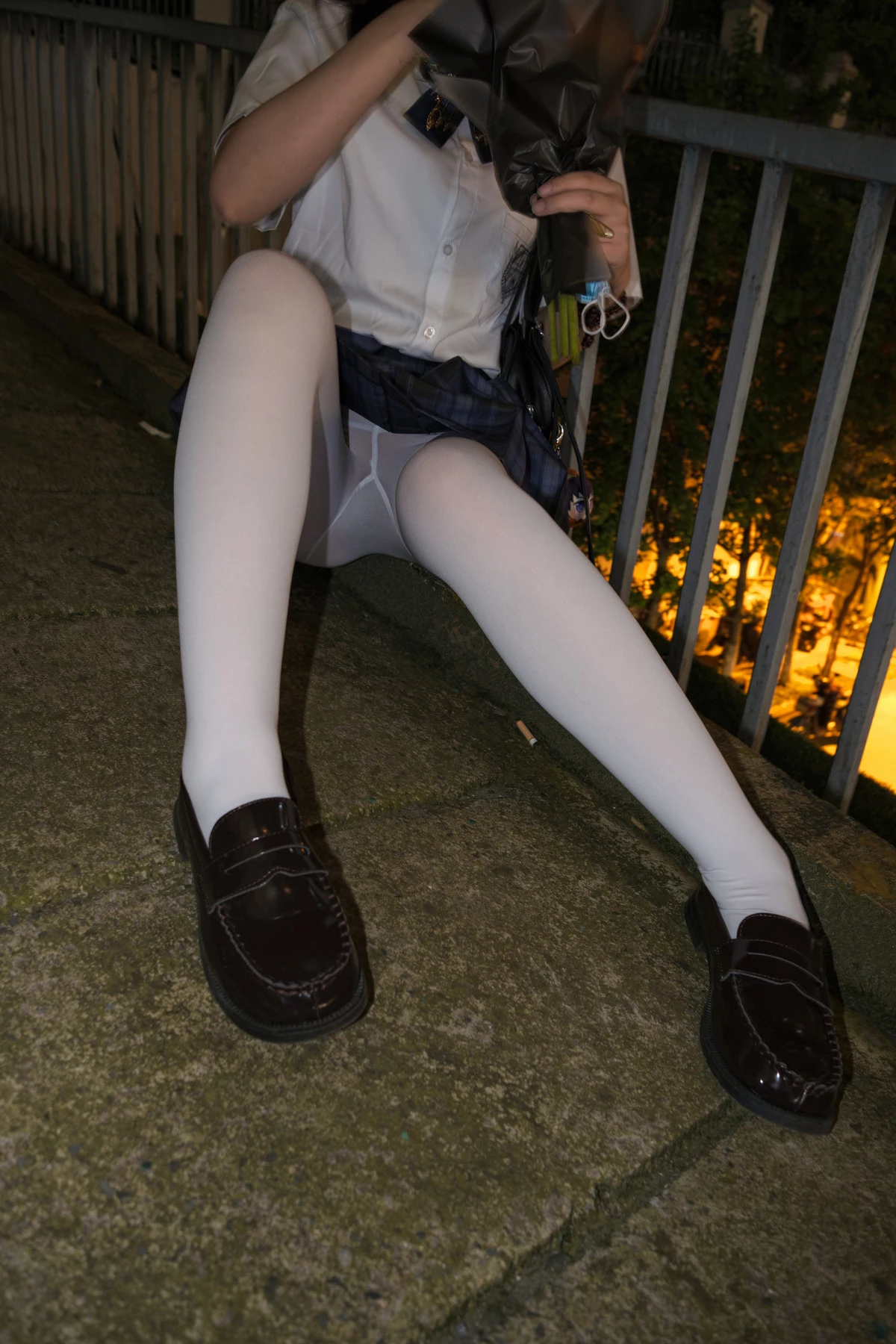 Xgyw.Org_萝莉写真机构森萝财团月下002小夜主题户外性感白T配格子短裙露超薄白丝诱惑写真102P
