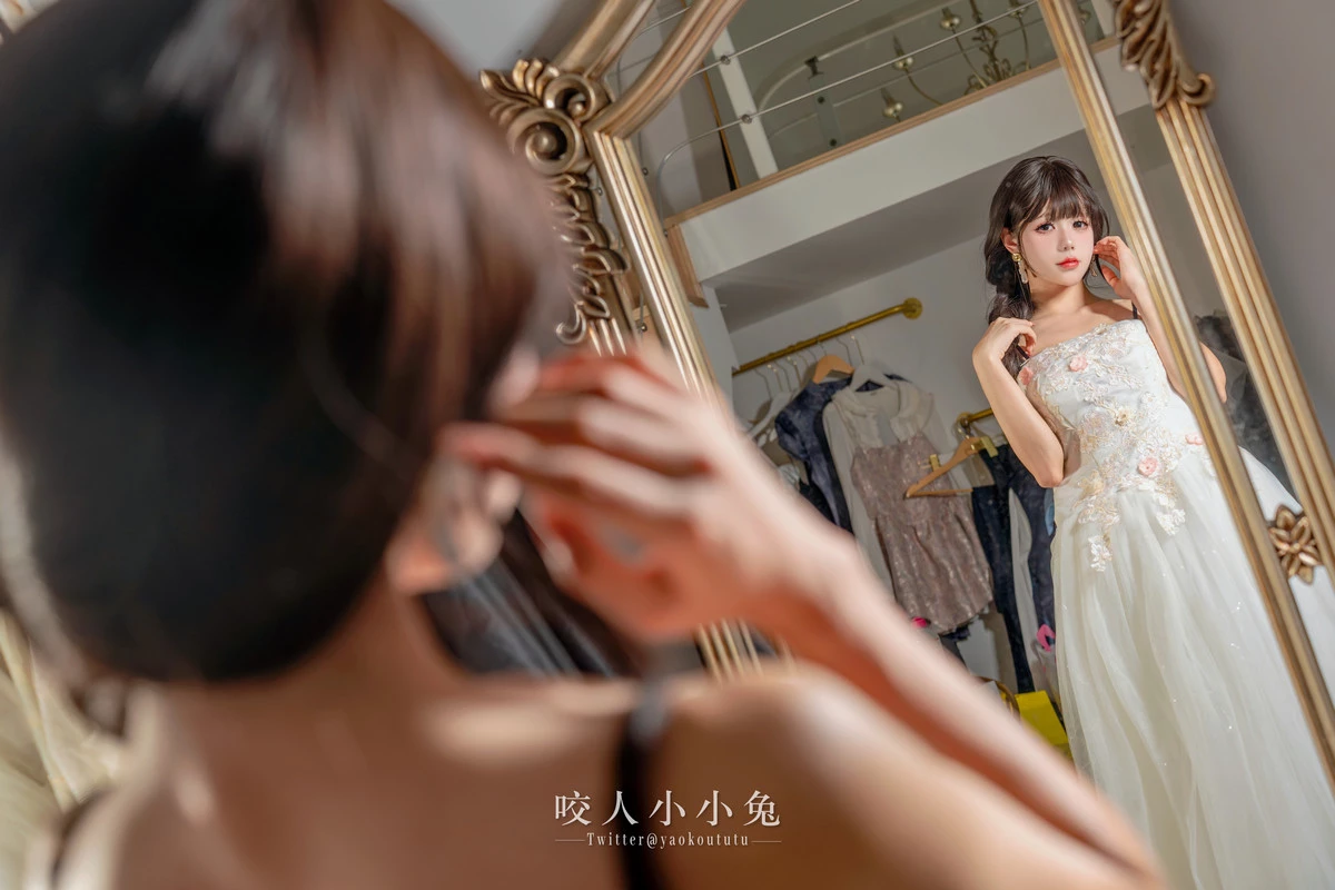 Xgyw.Org_颜值博主咬一口兔娘婚前最后一夜主题私房性感黑色蕾丝内衣配黑丝袜秀惹火身材诱惑写真75P