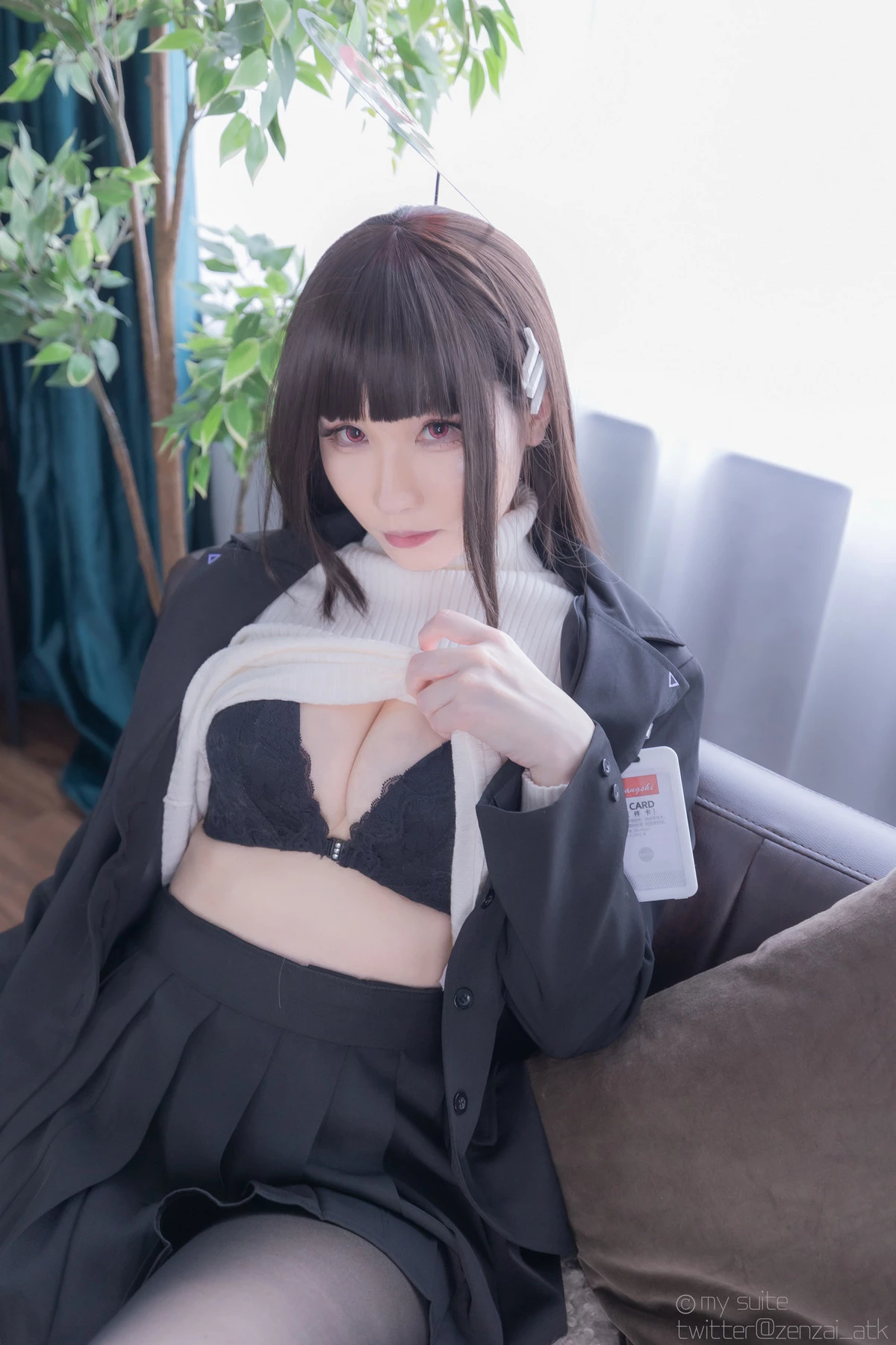 Xgyw.Org_越南妹子KuukoW-Suite Archive主题性感黑色OL制服露黑色蕾丝内衣秀完美身材诱惑写真300P