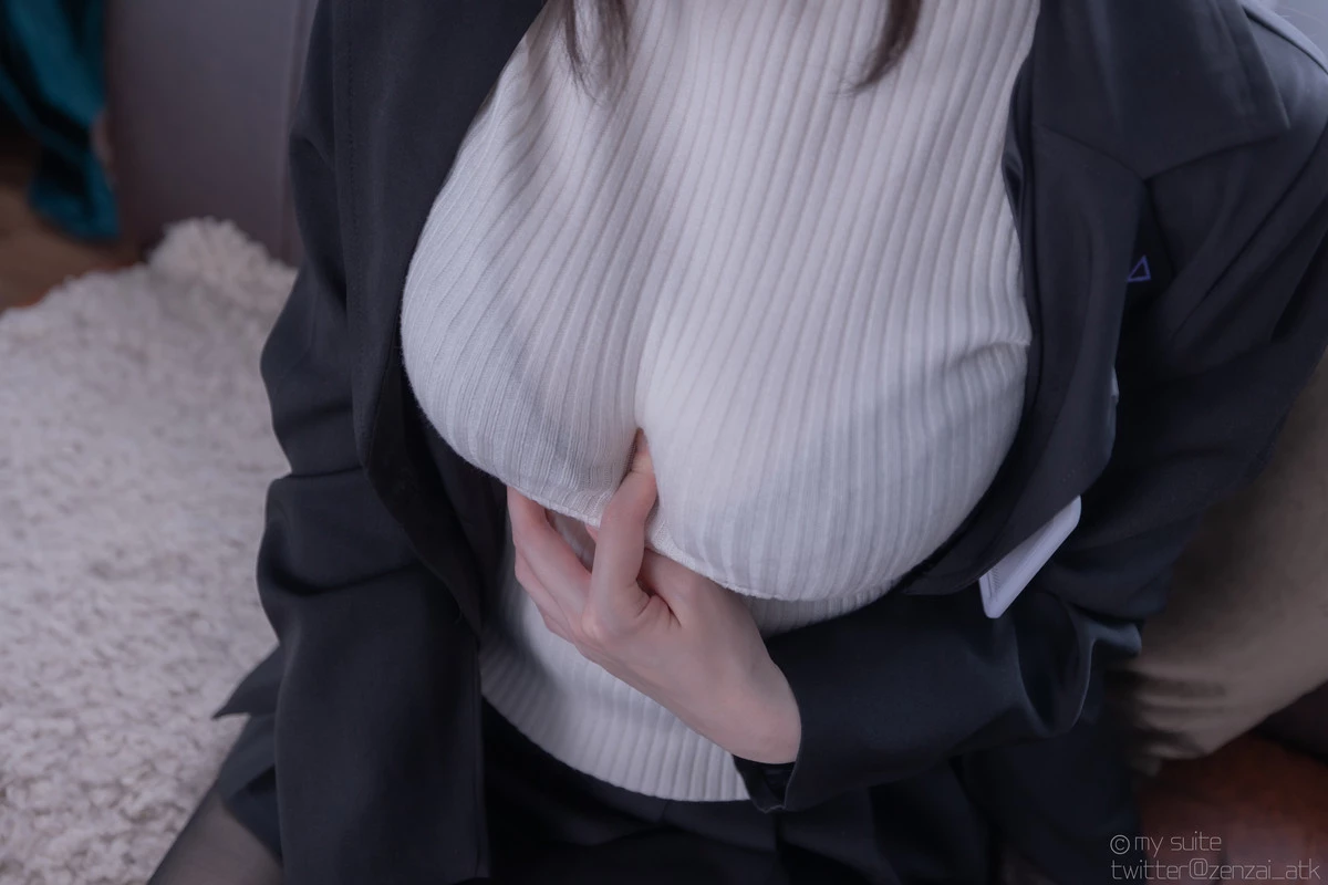 Xgyw.Org_越南妹子KuukoW-Suite Archive主题性感黑色OL制服露黑色蕾丝内衣秀完美身材诱惑写真300P