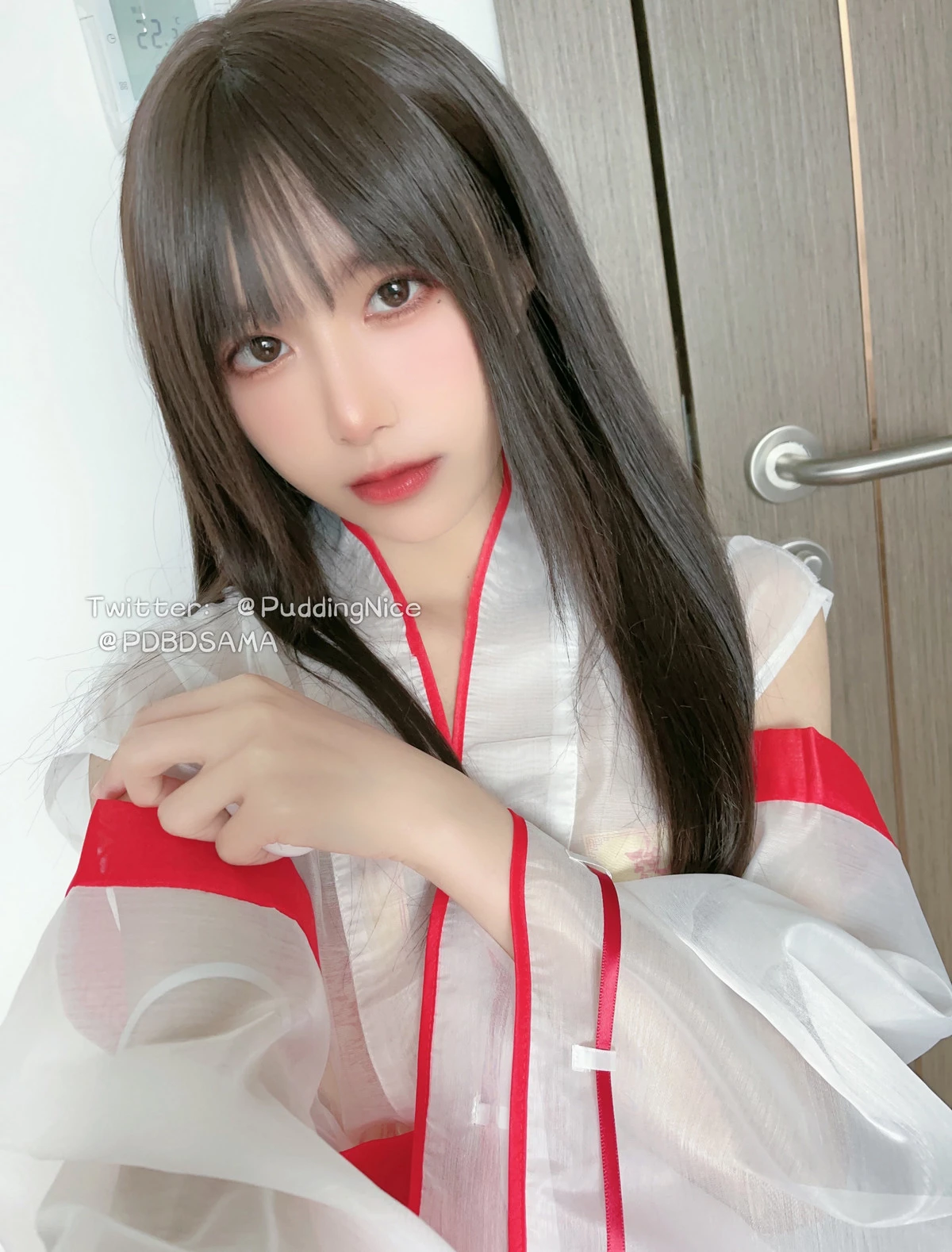 Xgyw.Org_Coser美女布丁大法莓果挞主题私房脱性感薄纱服饰露红色丁字裤秀惹火身材诱惑写真62P