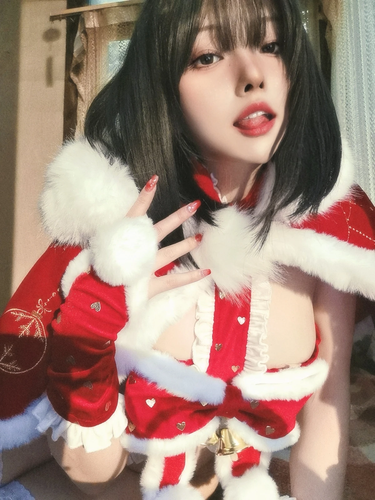 Xgyw.Org_网络美女Natsuko夏夏子圣诞雪精灵主题性感红色圣诞服饰配白丝袜秀丰满身材诱惑写真48P
