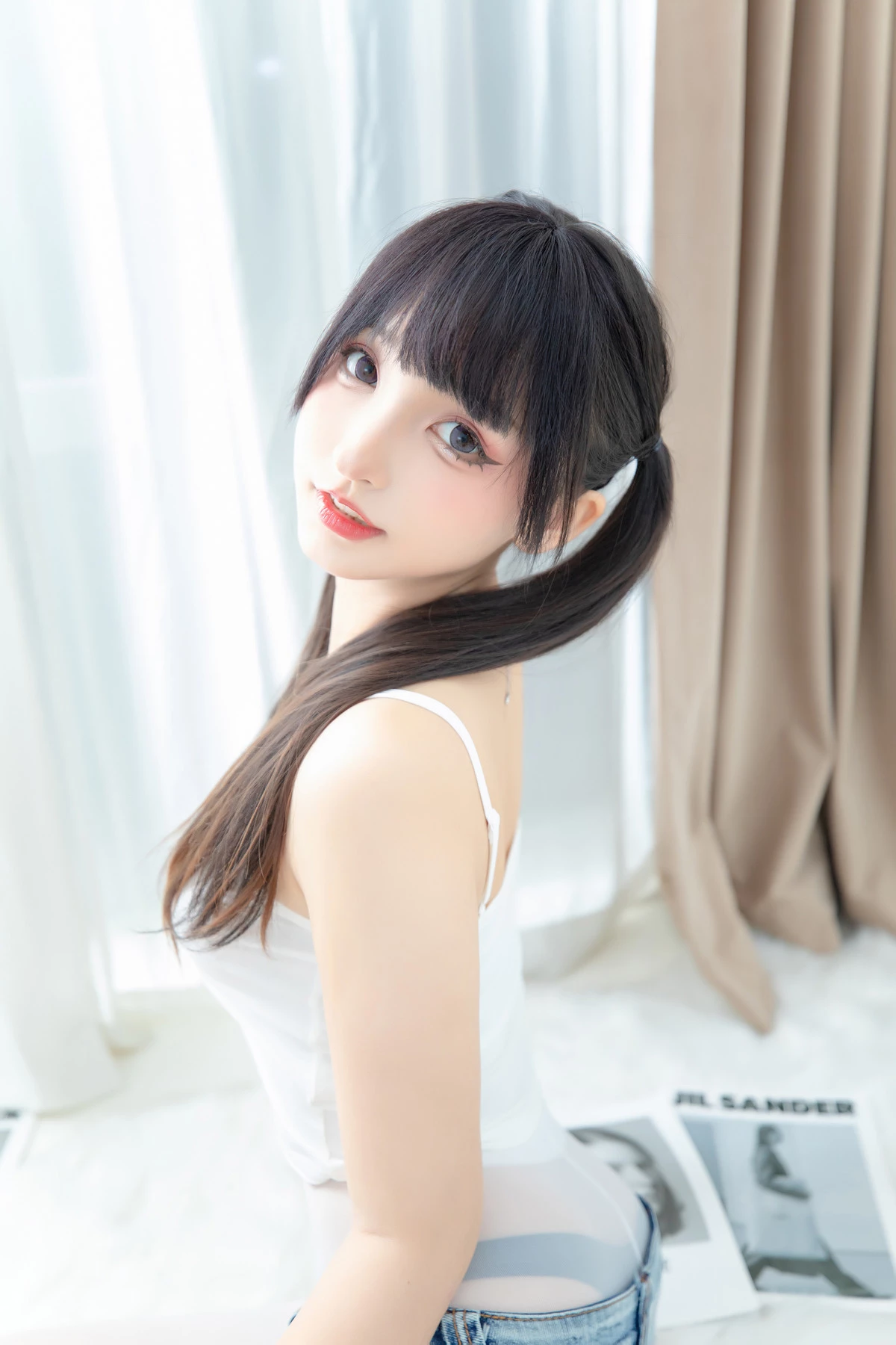 Xgyw.Org_萝莉美女神楽板真冬牛仔兔兔主题性感吊带白T配超短牛仔裤露白丝裤袜秀美腿诱惑写真75P