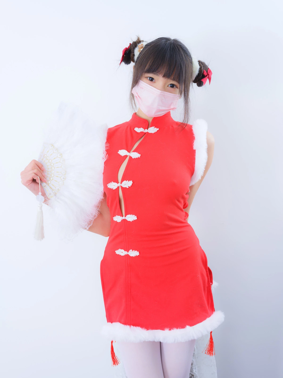 Xgyw.Org_萝莉写真机构森萝财团春雪01主题私房性感红色短旗袍配超薄无内白丝秀翘臀美腿诱惑写真109P