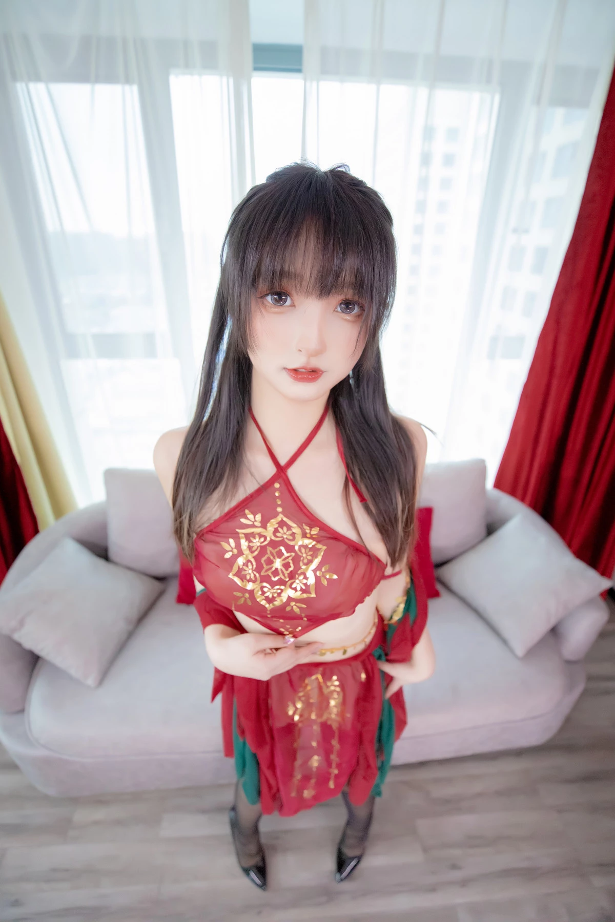 Xgyw.Org_萝莉美女神楽板真冬恋恋红尘主题性感红色薄纱布兜服饰配超薄黑丝秀完美身材诱惑写真75P